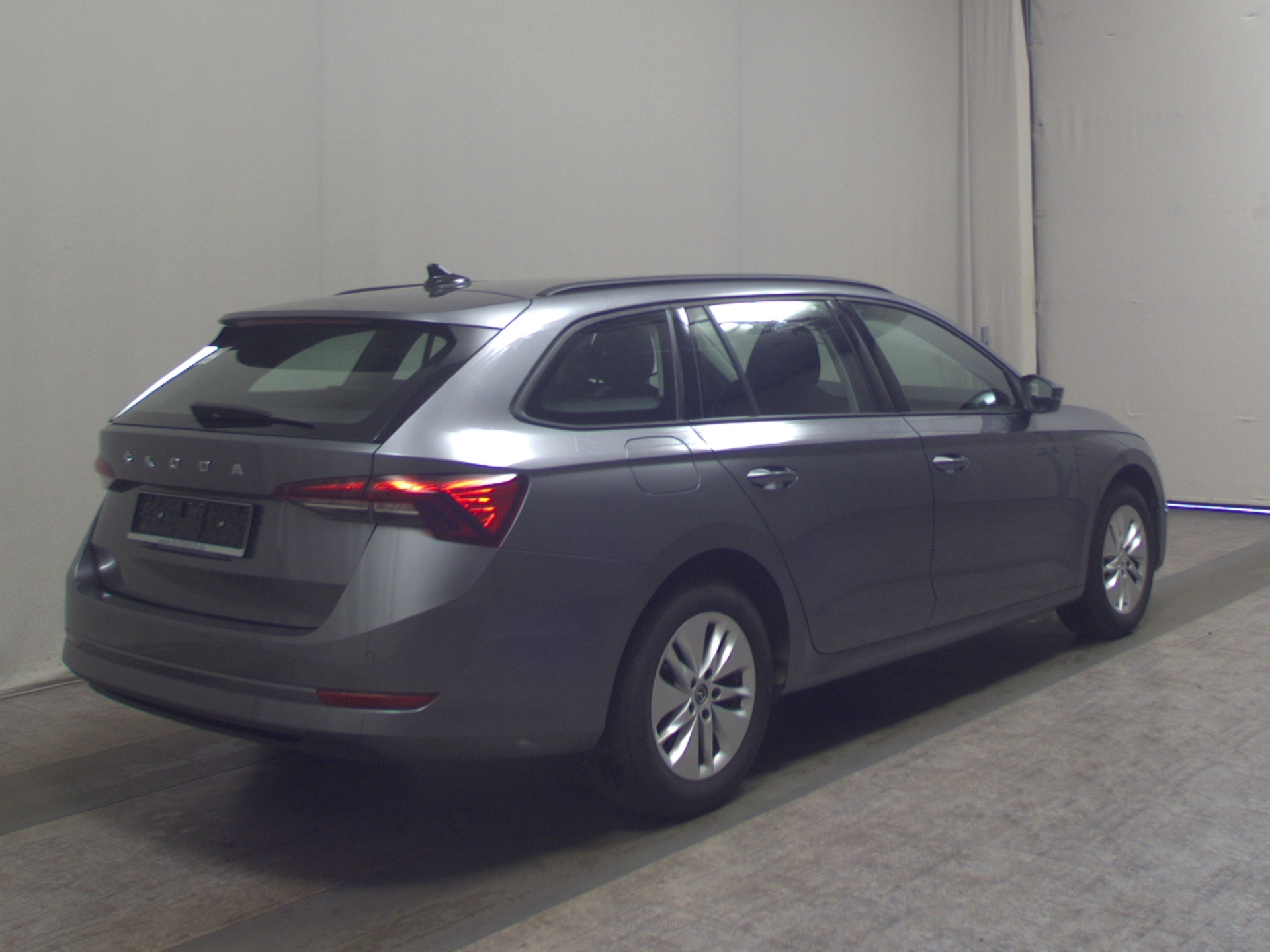 Skoda Octavia Kombi 2.0 TDI Ambition Navi LED vc ACC 4