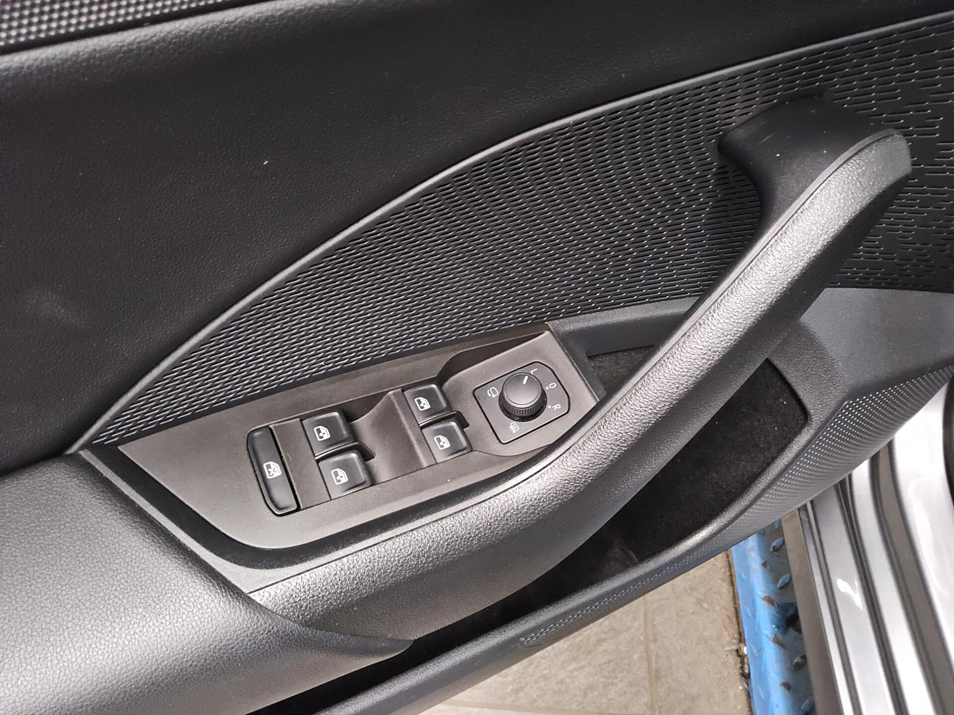 Skoda Octavia Kombi 2.0 TDI Ambition Navi LED vc ACC 10