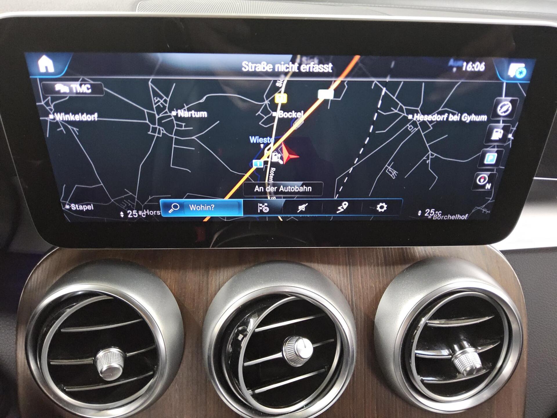 Mercedes-Benz GLC 300 e 4M T-Leder Navi LED RFK AHK Distronic+ 7