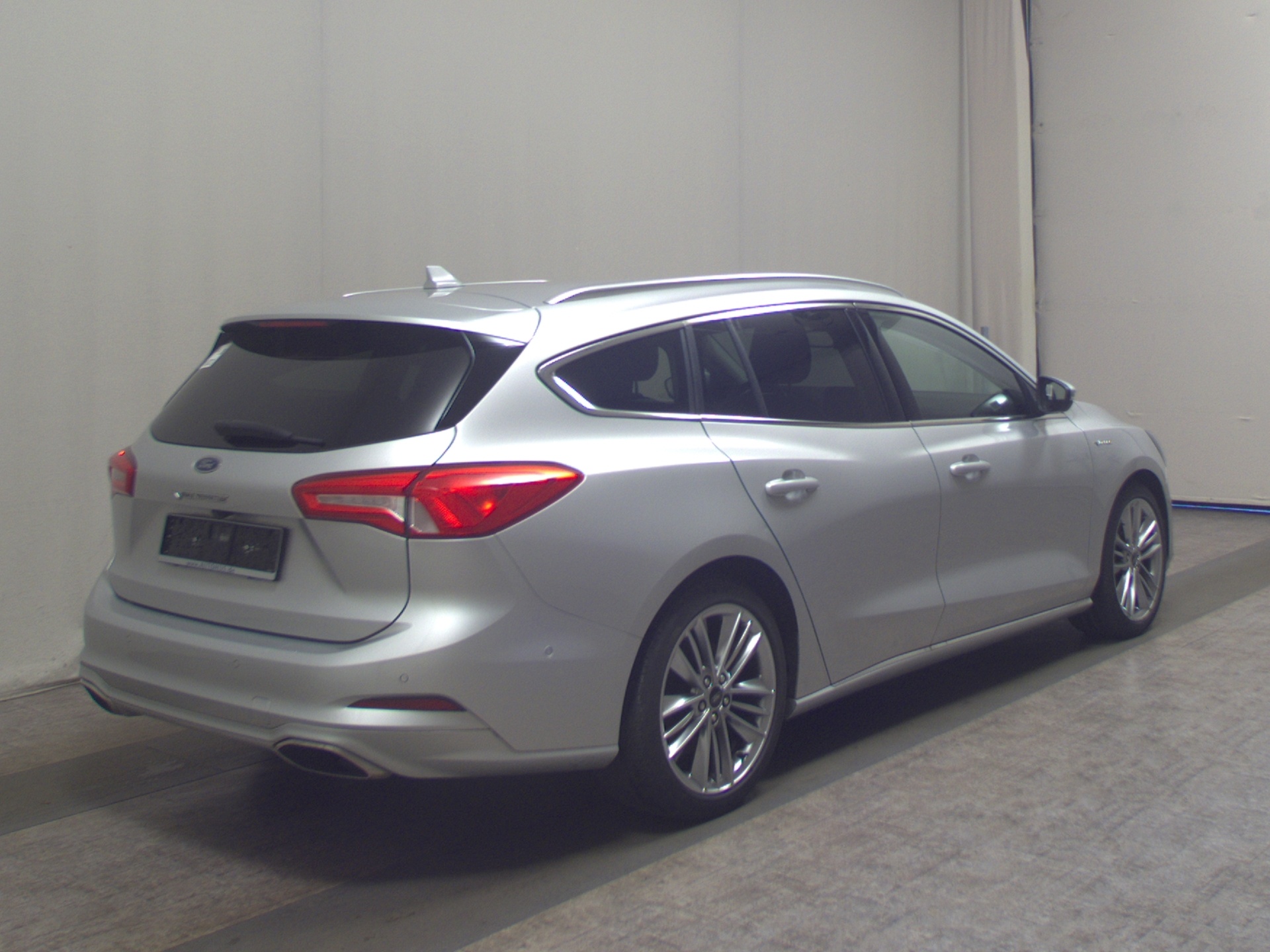 Ford Focus Turnier 1.5 EB Vignale Navi LED Leder B&O 4