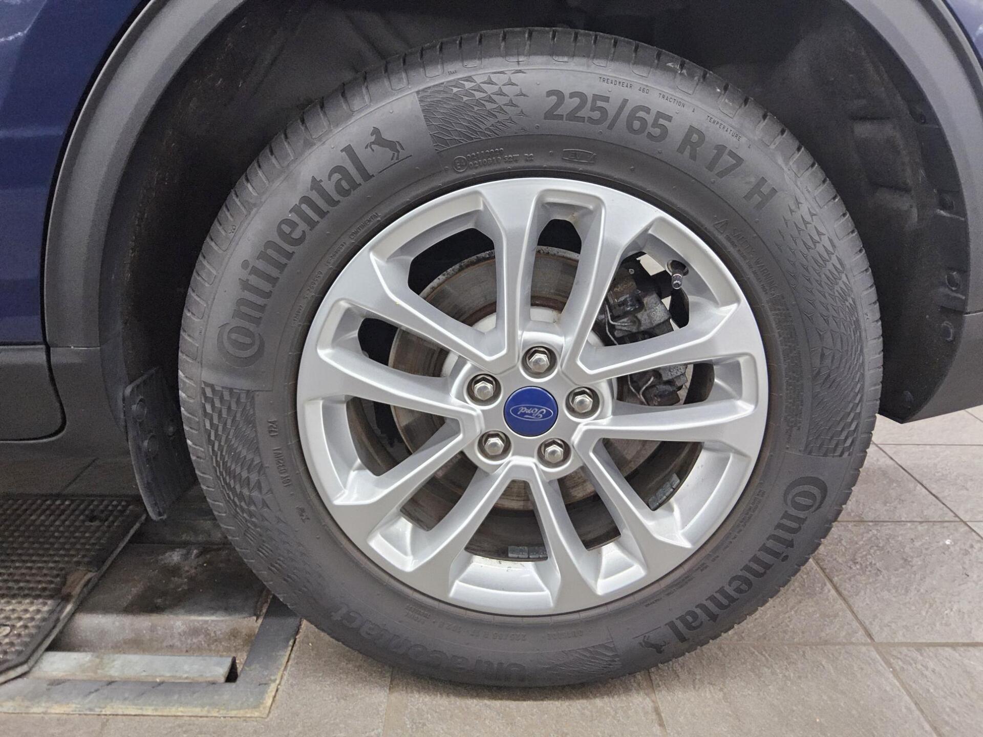 Ford Kuga 2.0 EB Titanium Navi virtual AHK ACC 11