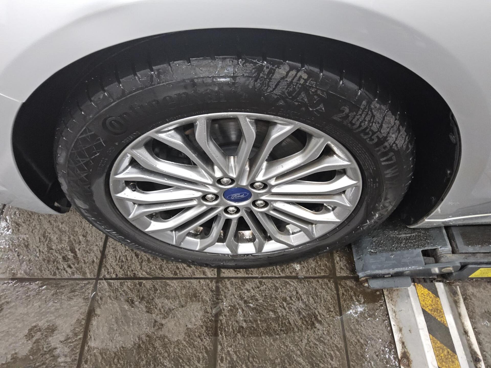 Ford Mondeo Turnier 2.0 EB Titanium Navi LED 4xShz 10