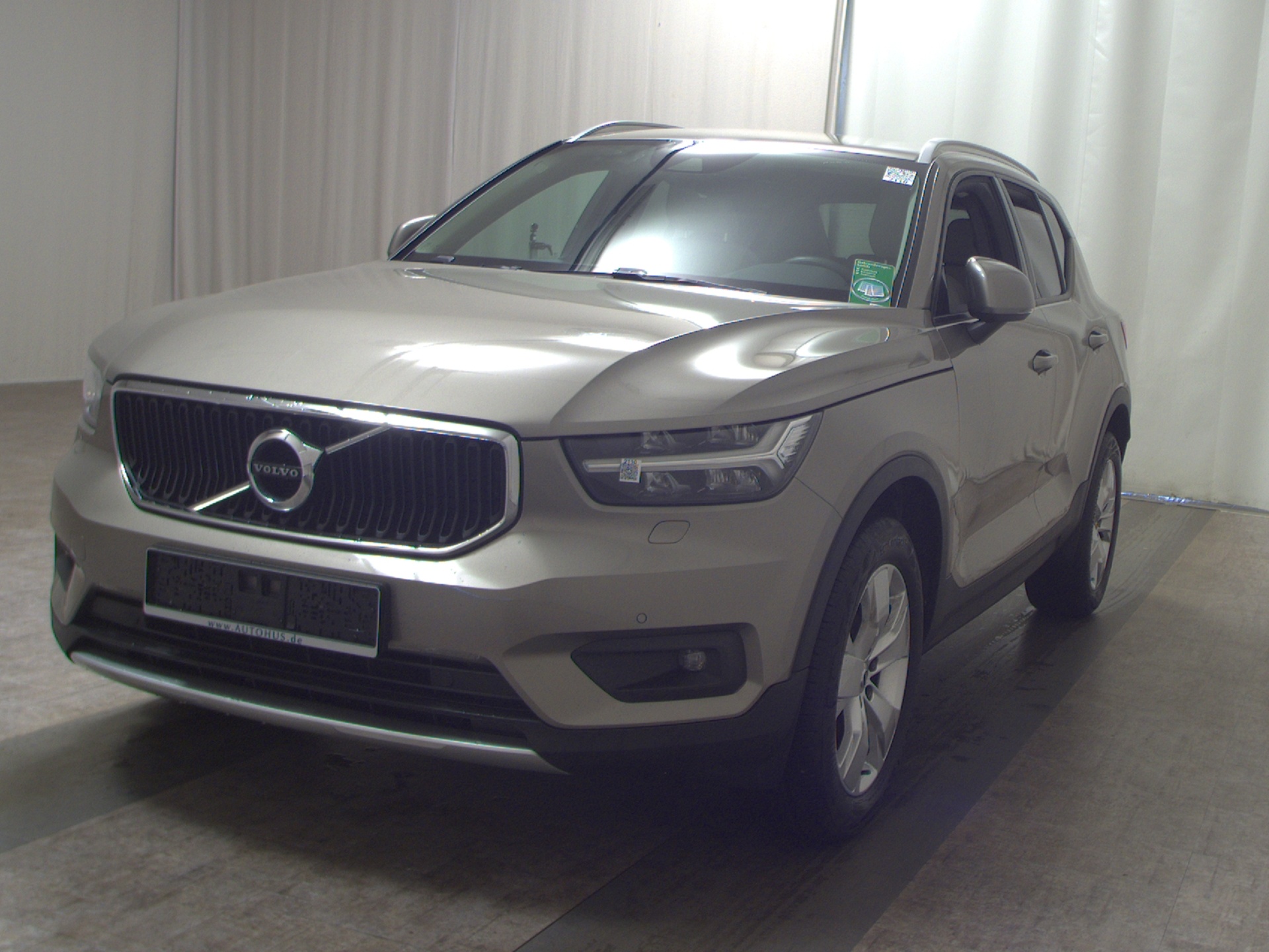 Volvo XC40 T3 Momentum Leder Navi H-K Sound LED RFK 2