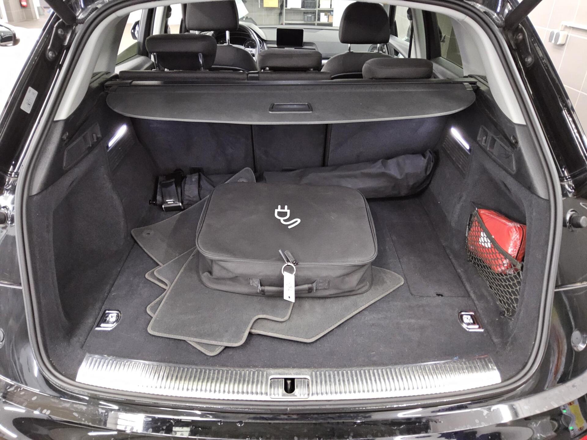 Audi Q5 50 TFSI e Qu. S-Line Ext. Navi LED PDC Shz 12