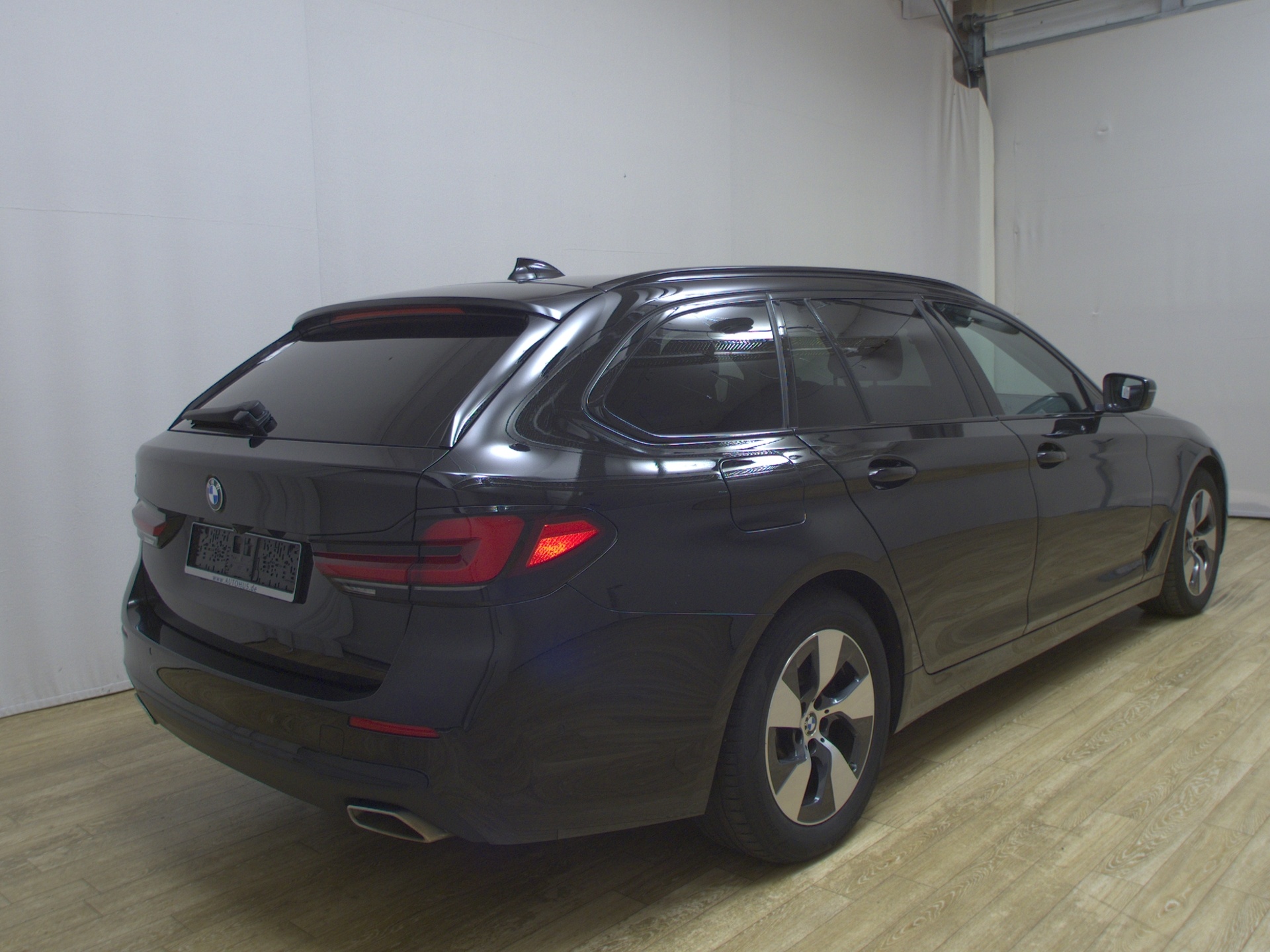 BMW 520dA Touring xDr Leder Navi LED+ LC prof. RFK 4