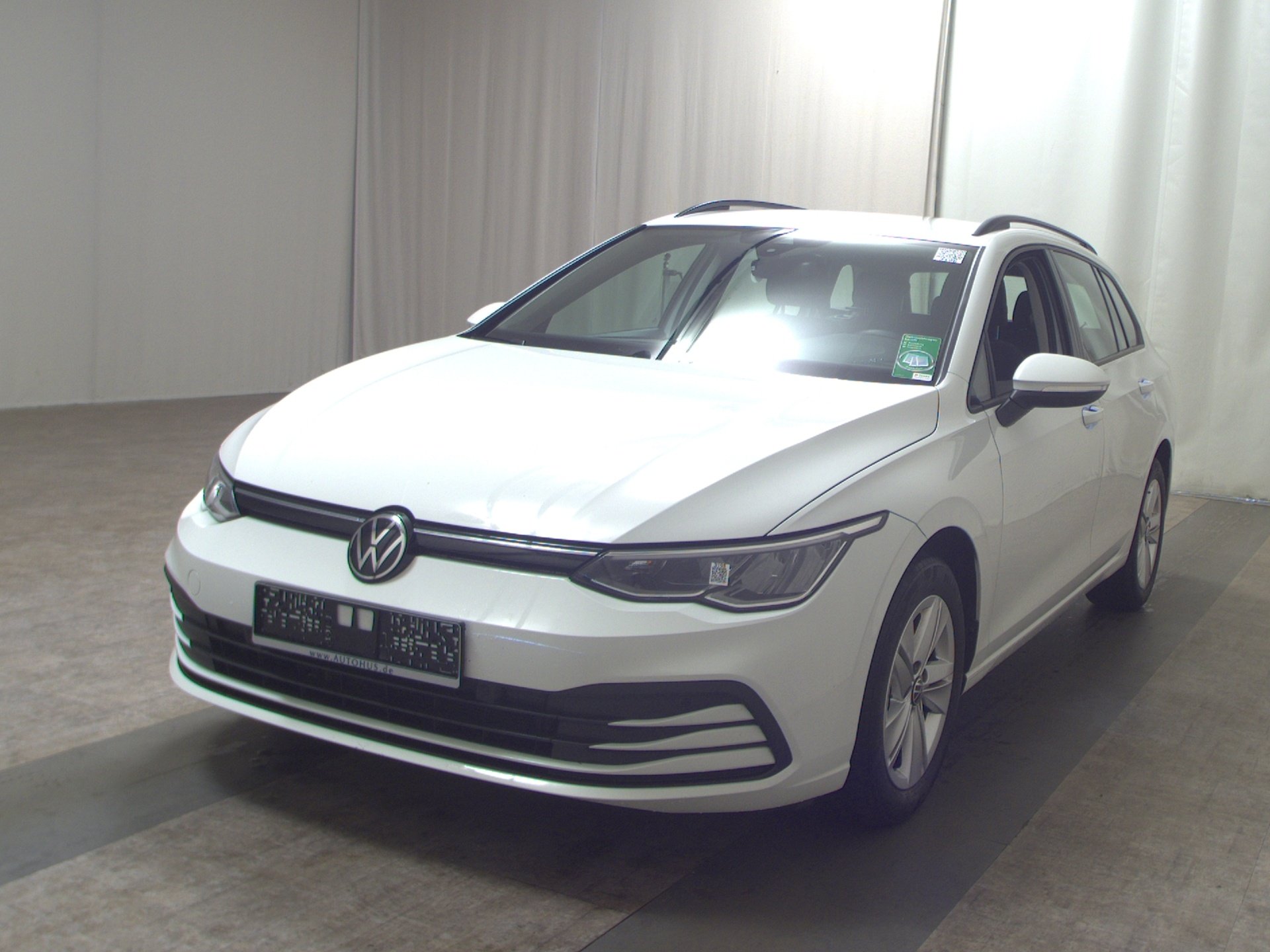 Volkswagen Golf-8 Var. 2.0 TDI Life Navi LED DC ACC PDC Shz 2