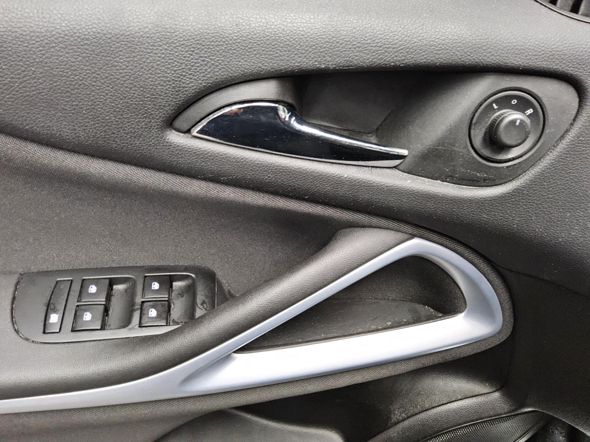 Opel Zafira Tourer 1.6 CDTI 120 Jahre Navi LED PDC 9