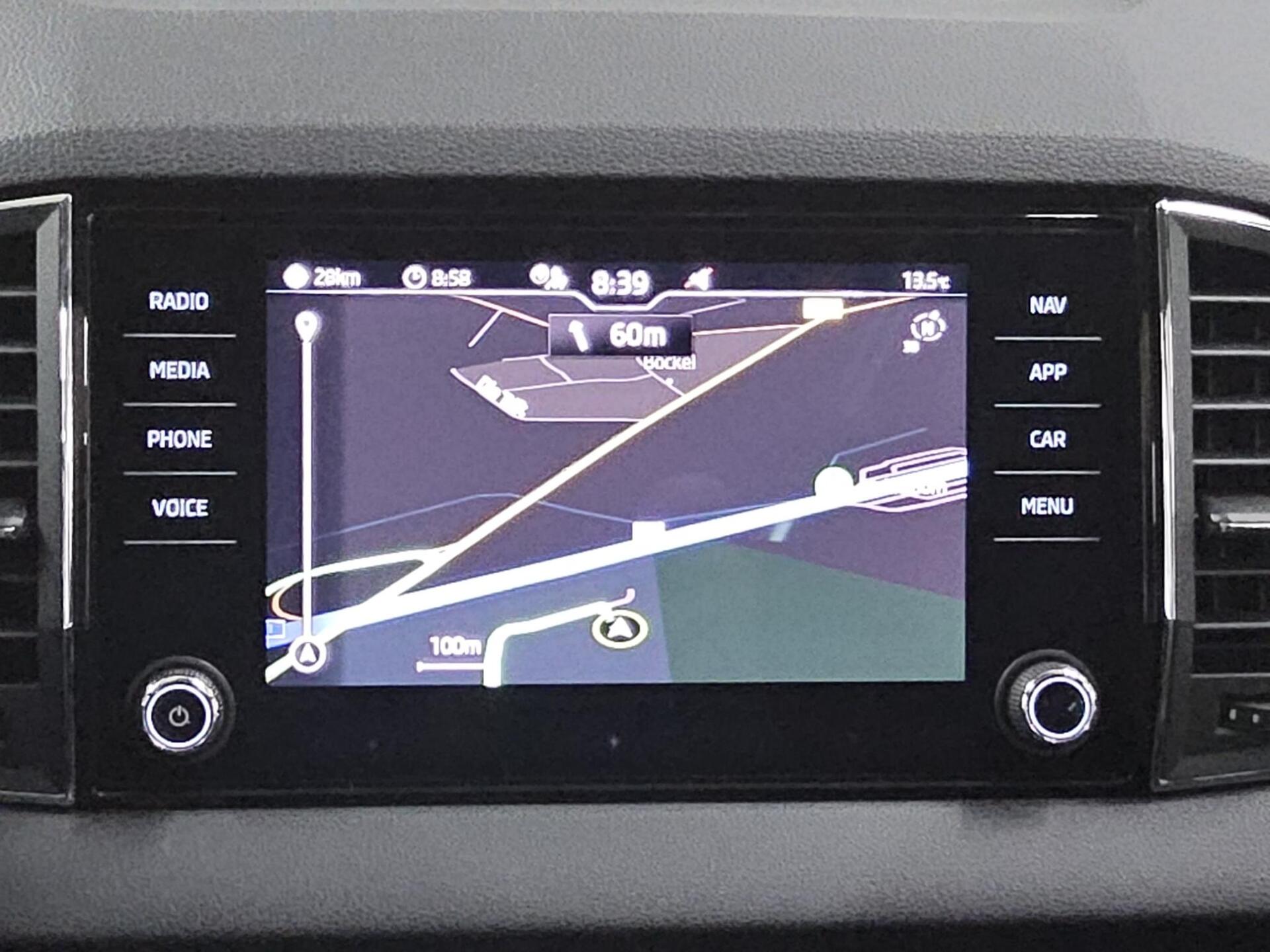 Skoda Karoq 1.5 TSI Ambition Navi Pano ACC Ambiente 7