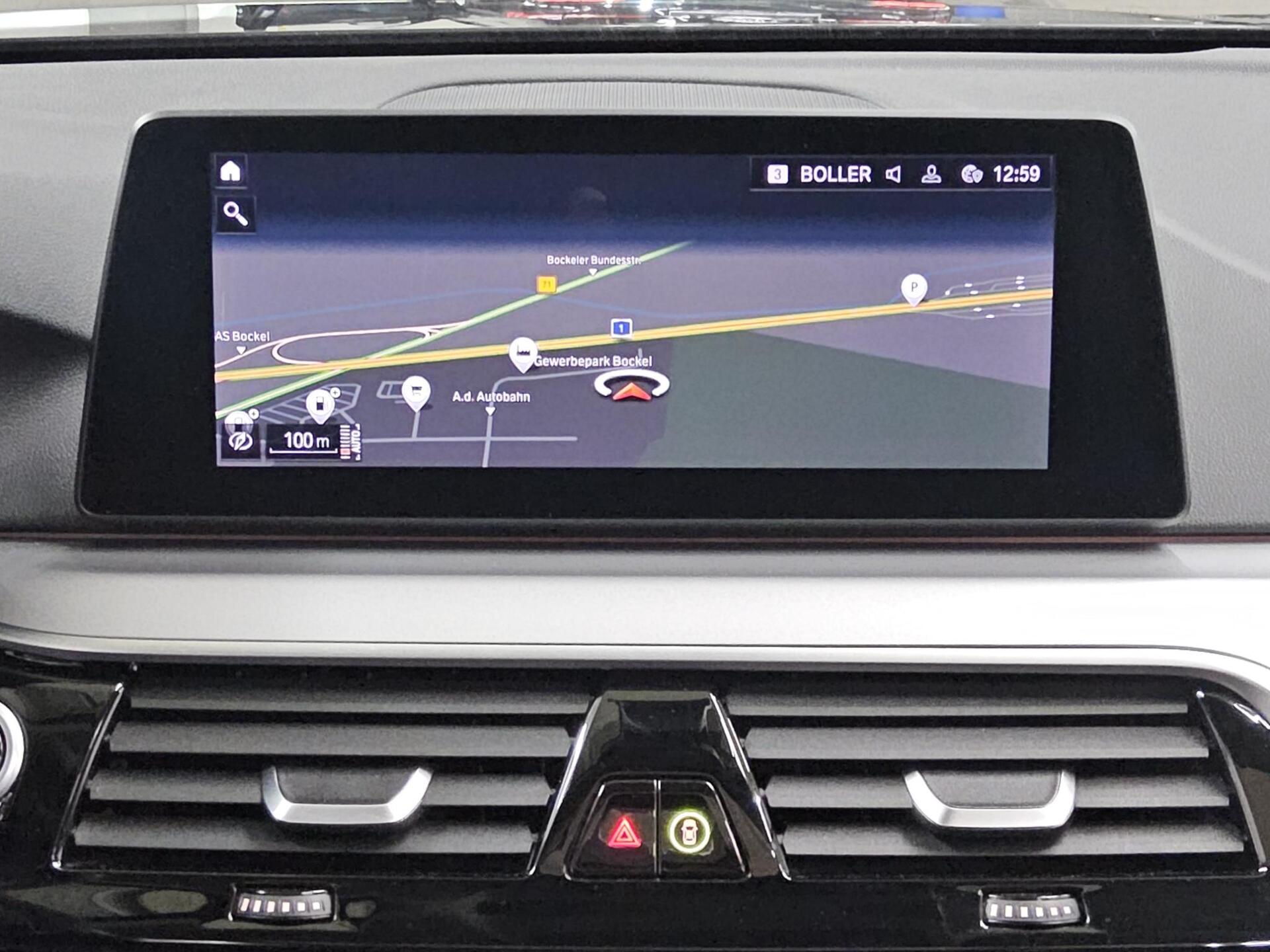 BMW 520dA Touring Leder Navi LED LC+ Pano HuD AHK 7