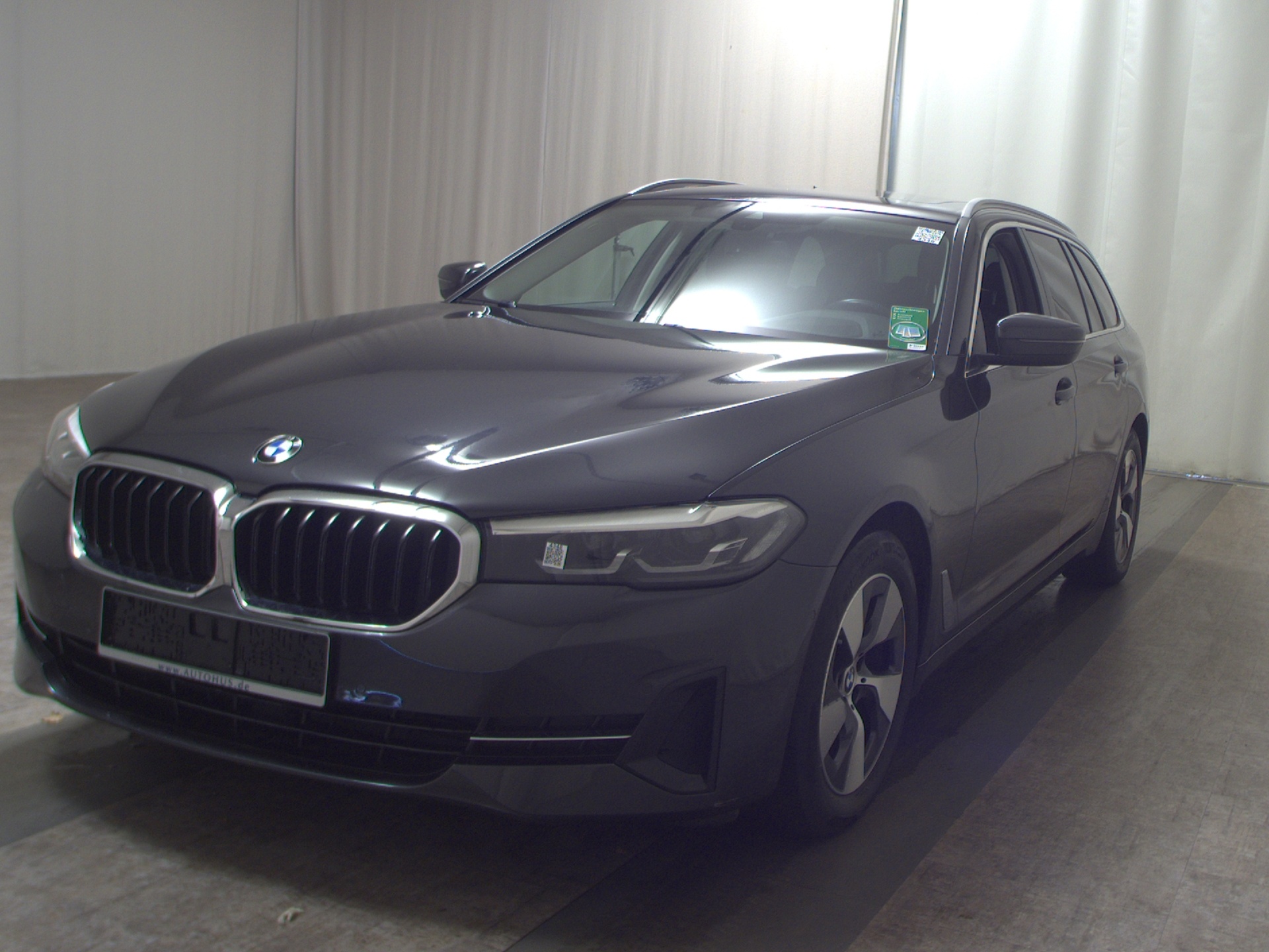BMW 520dA Touring Leder Navi LED LC+ Pano HuD AHK 2
