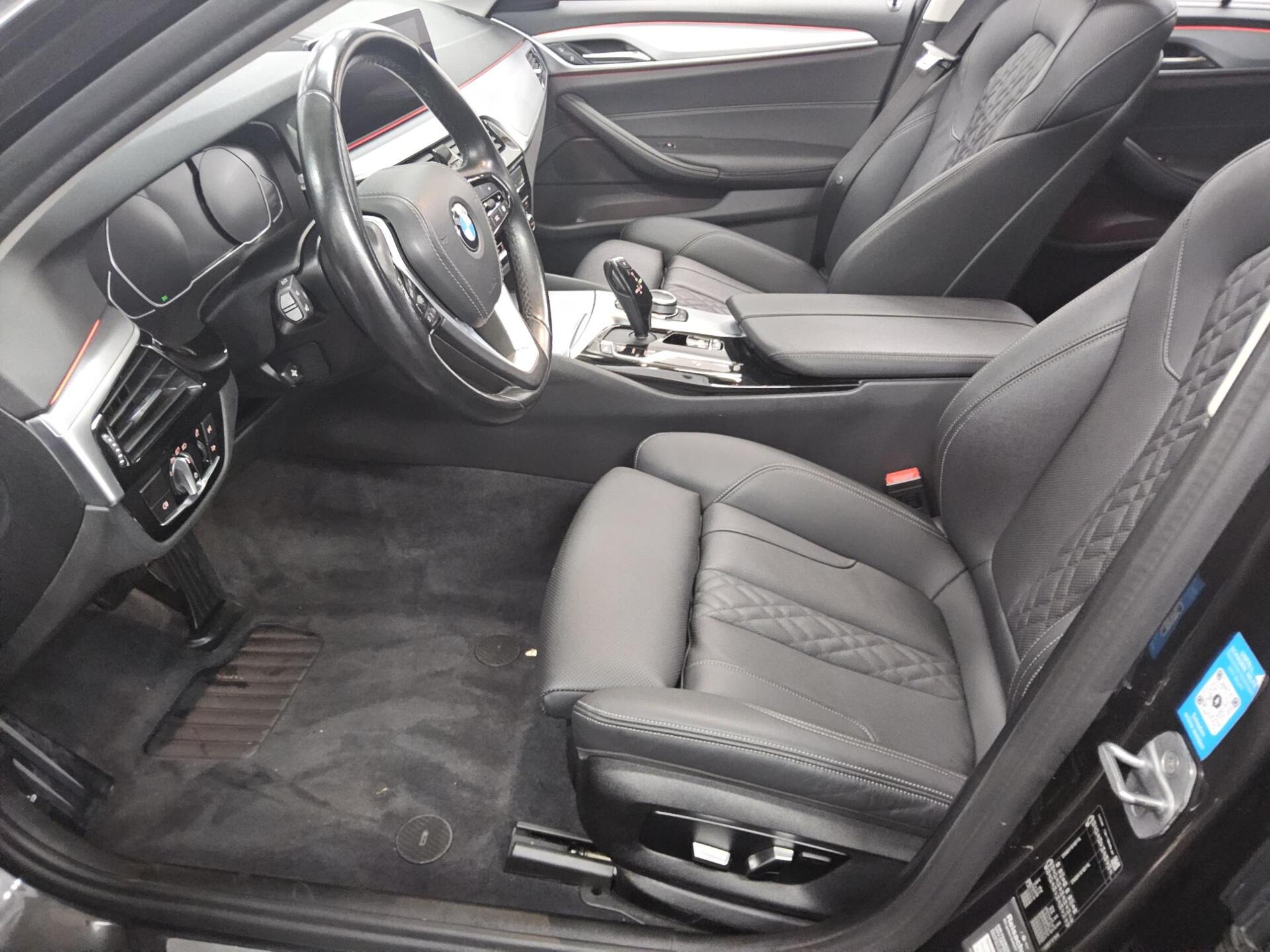 BMW 520dA Touring Leder Navi LED LC+ Pano HuD AHK 8