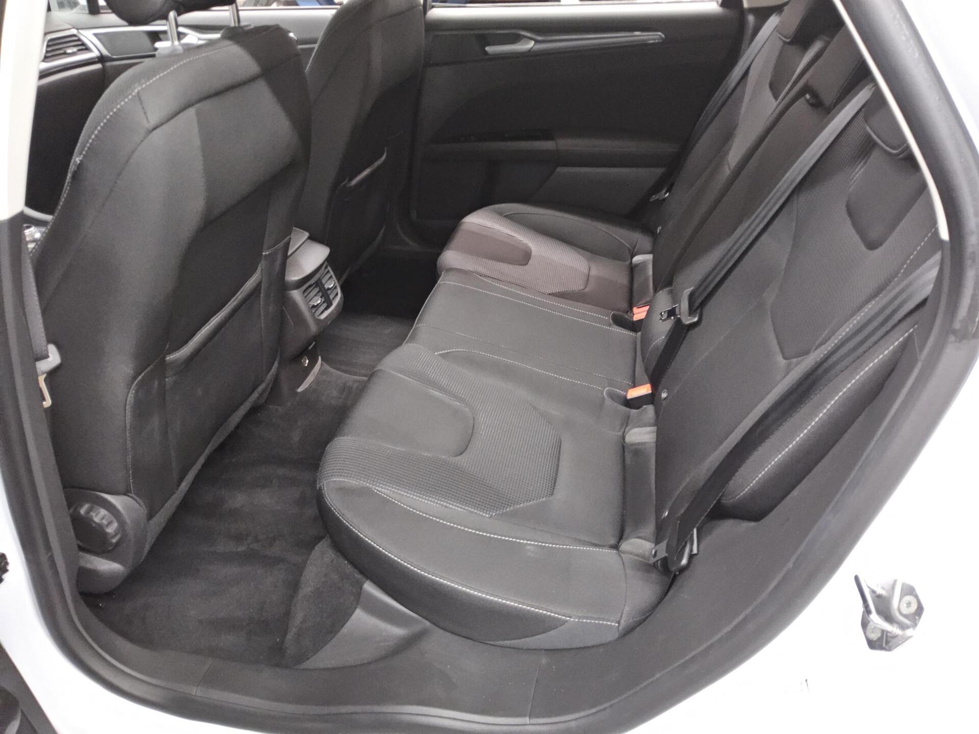 Ford Mondeo Turnier 2.0 EB Titanium Navi LED ACC 12