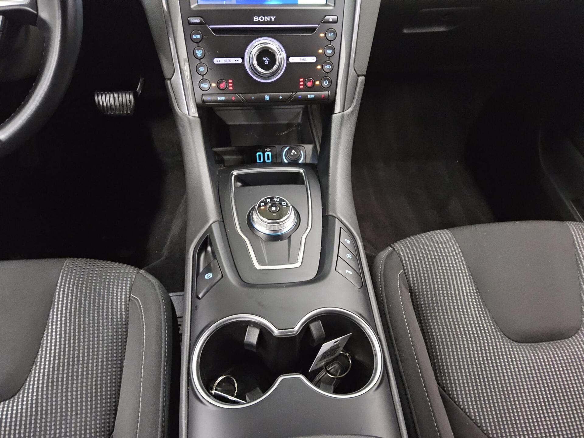 Ford Mondeo Turnier 2.0 EB Titanium Navi LED ACC 6