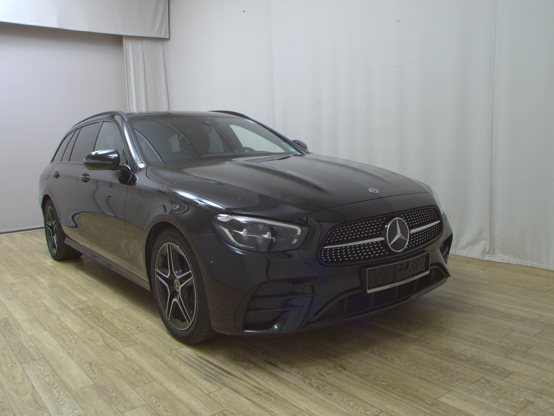 Mercedes-Benz E 220 T d AMG-Line Night Navi LED Widescreen RFK 3