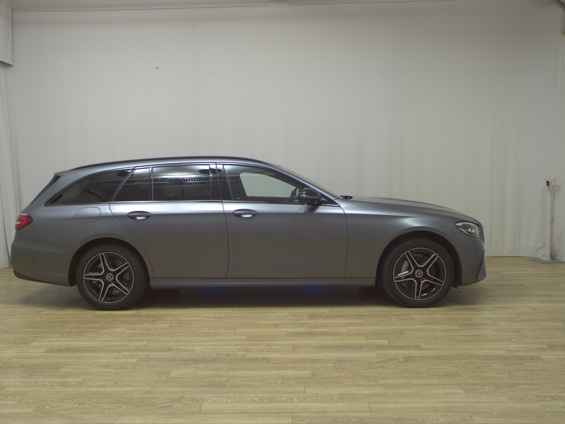 Mercedes-Benz E 300 T de 4M AMG-Line Navi Widescreen Pano HuD