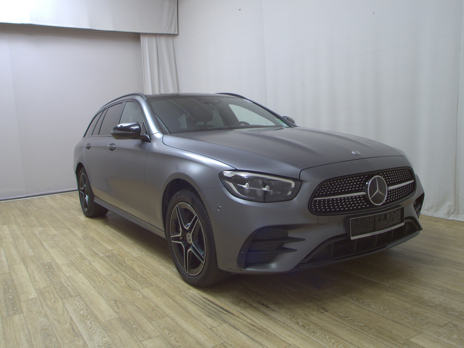 Mercedes-Benz E 300 T de 4M AMG-Line Navi Widescreen Pano HuD 3