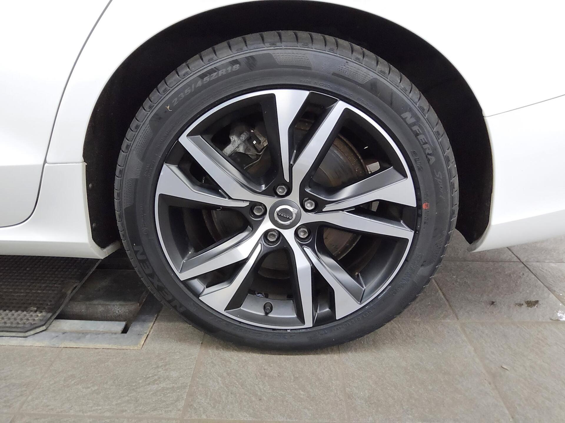 Volvo V60 T6 AWD R-Design T-Leder Navi LED Pano 4xShz 11