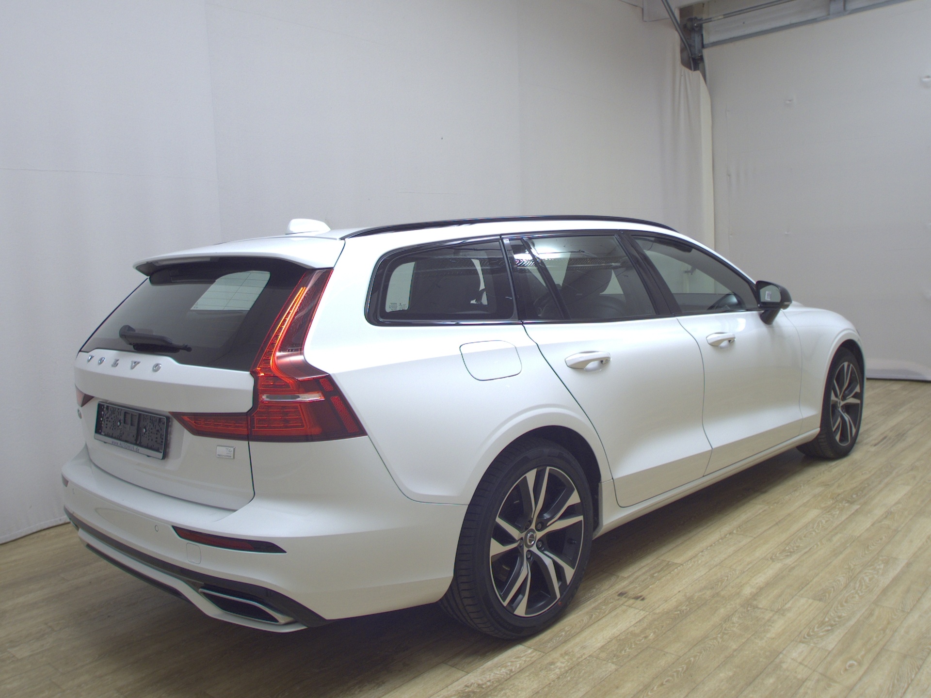 Volvo V60 T6 AWD R-Design T-Leder Navi LED Pano 4xShz 4