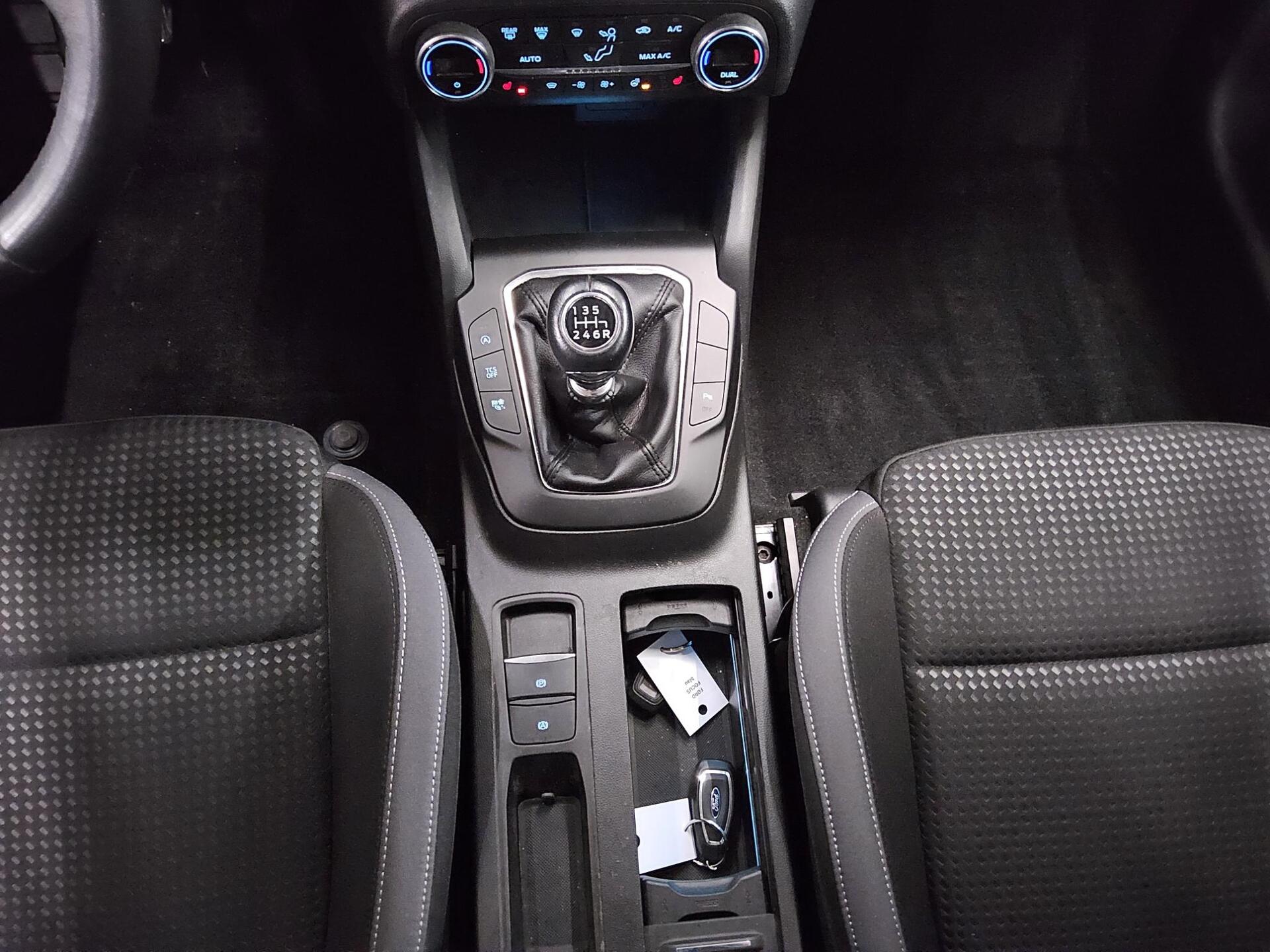 Ford Focus Turnier 1.0 EB Cool&Connect Navi SHZ PDC 6