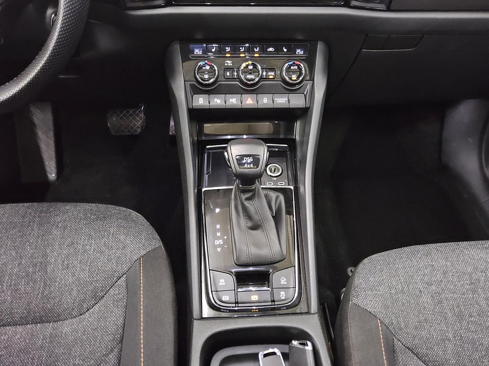 Skoda Kodiaq 2.0 TDI 4x4 Clever Navi vc Pano LED RFK 6