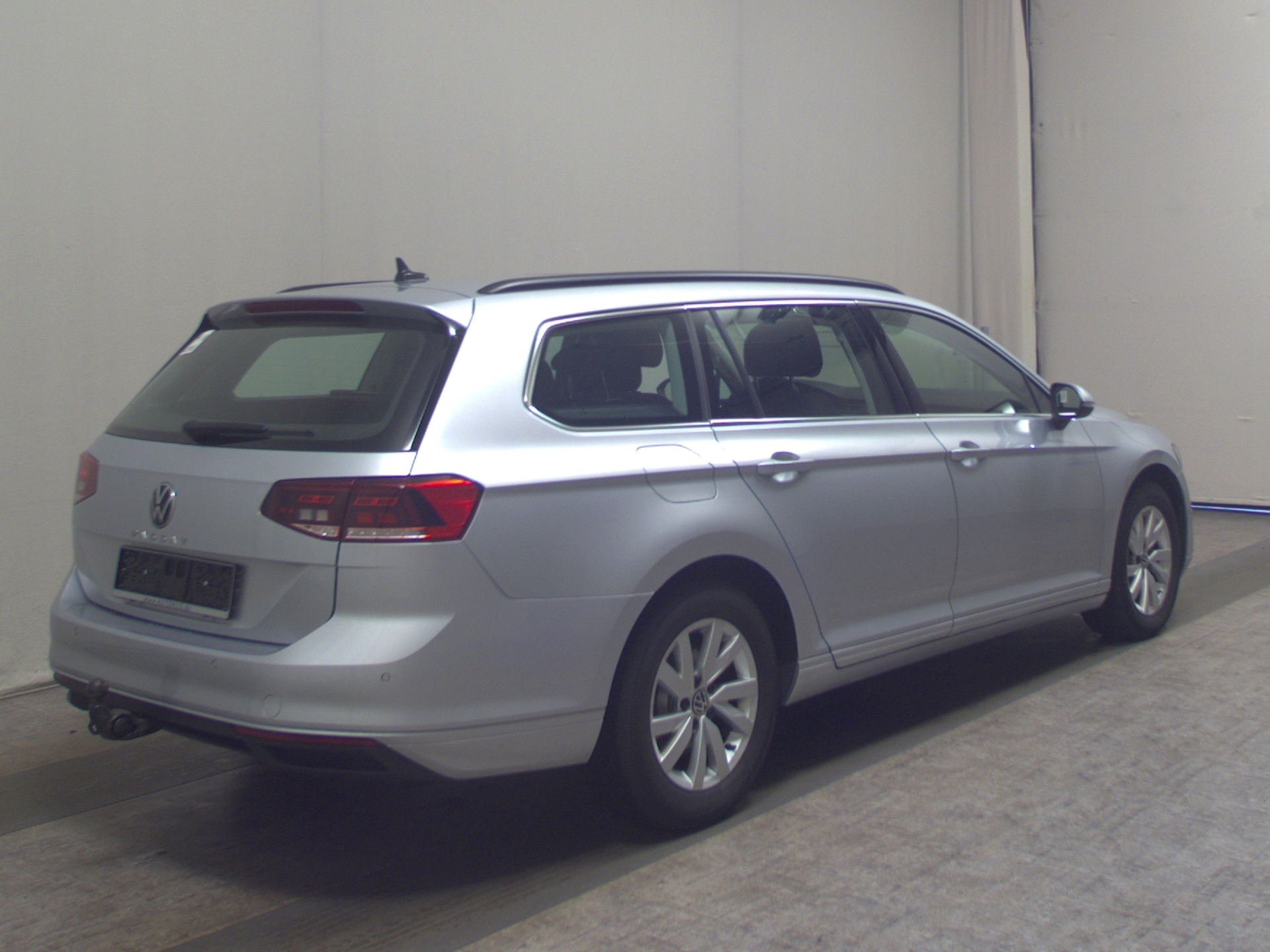 Volkswagen Passat Var. 2.0 TDI Business Navi Pano HuD AHK 4