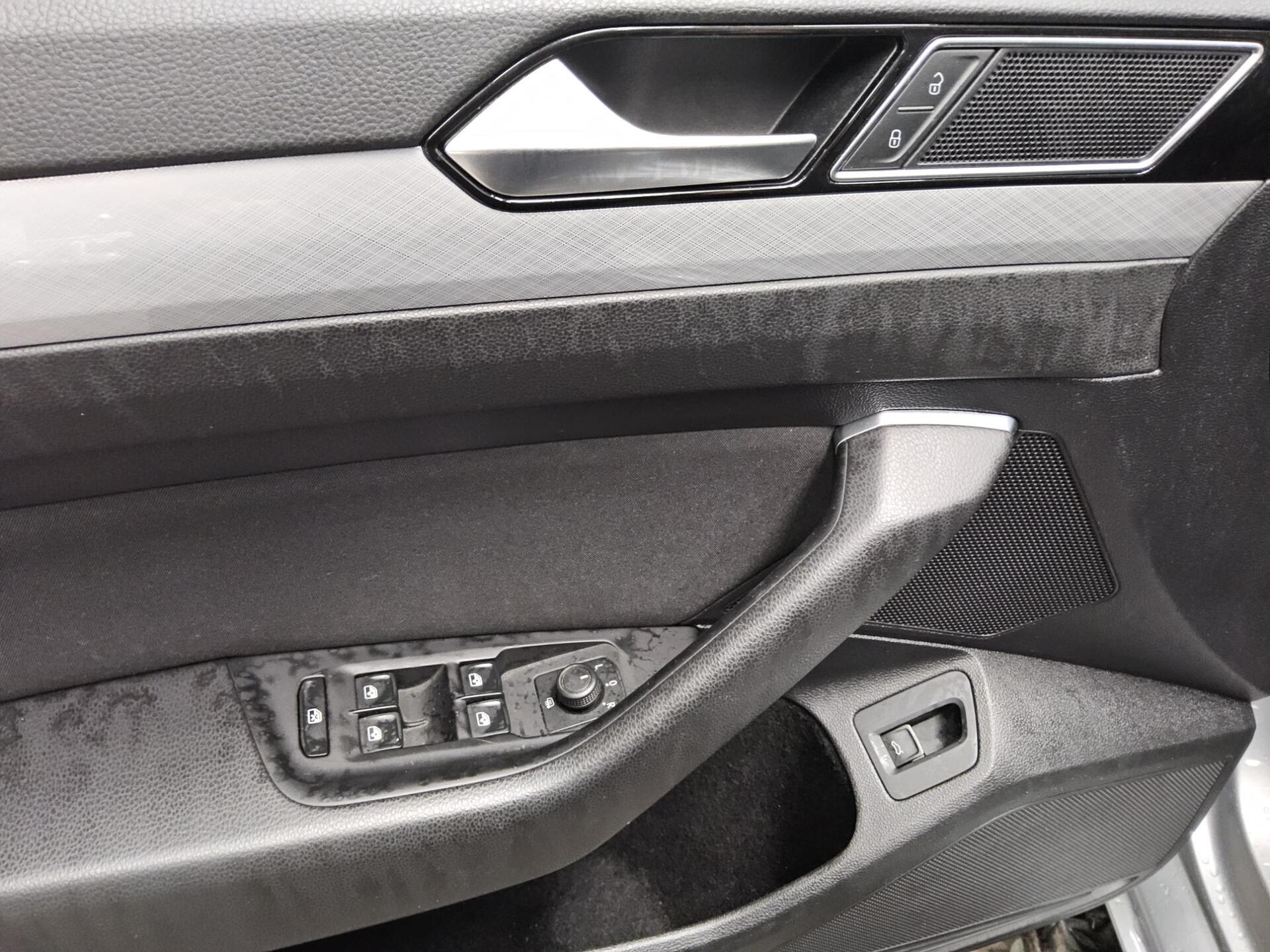 Volkswagen Passat Var. 2.0 TDI Business Navi Pano HuD AHK 9