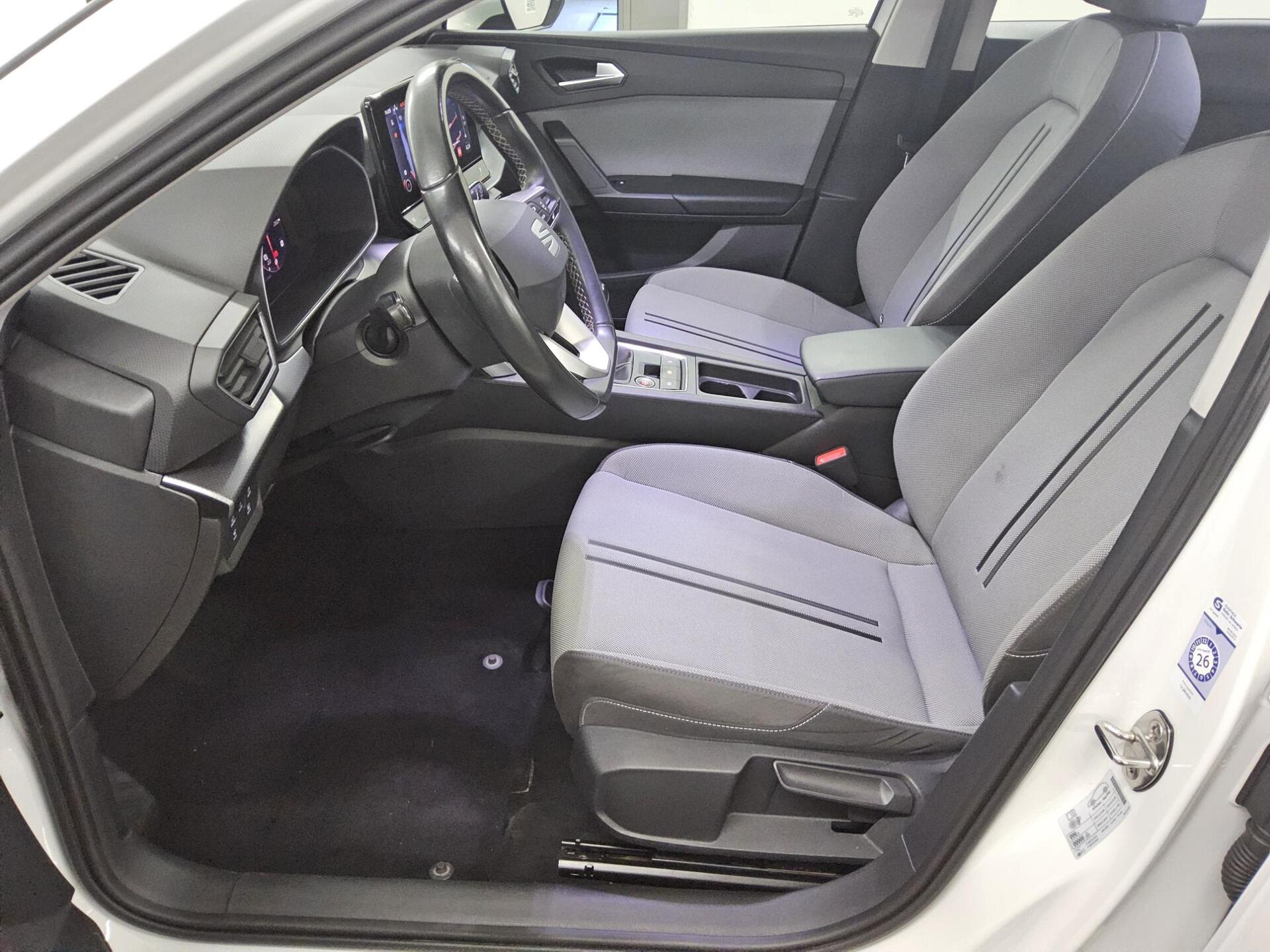 Seat Leon Sportstourer 2.0 TDI Style Navi LED vc Shz 9