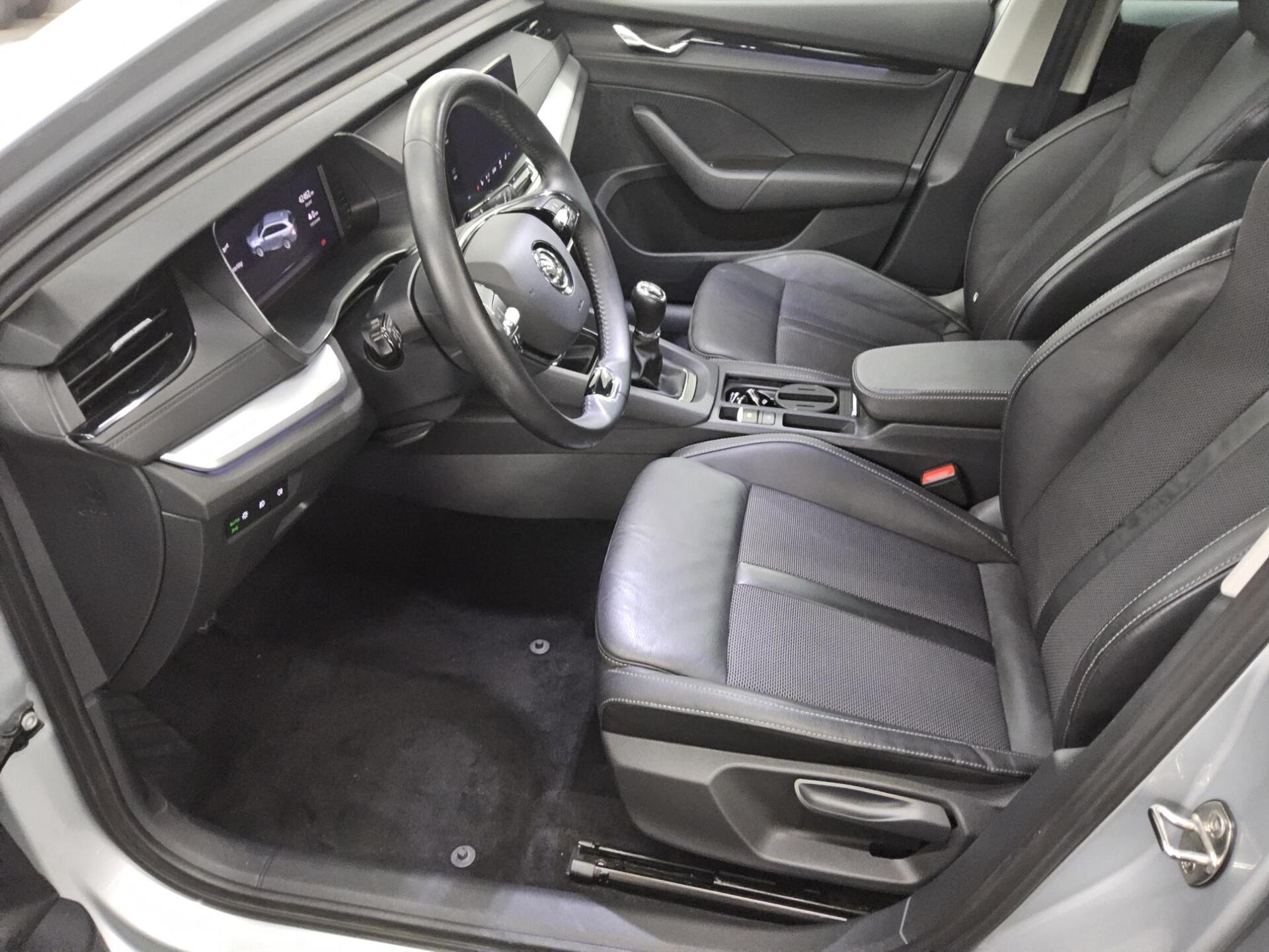 Skoda Octavia Kombi 2.0 TDI Ambition T-Leder Navi LED 9