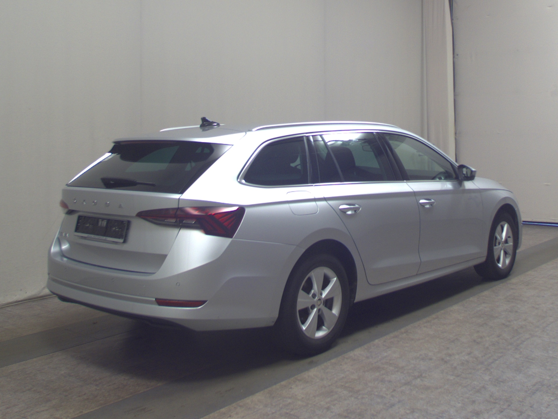 Skoda Octavia Kombi 2.0 TDI Ambition T-Leder Navi LED 4