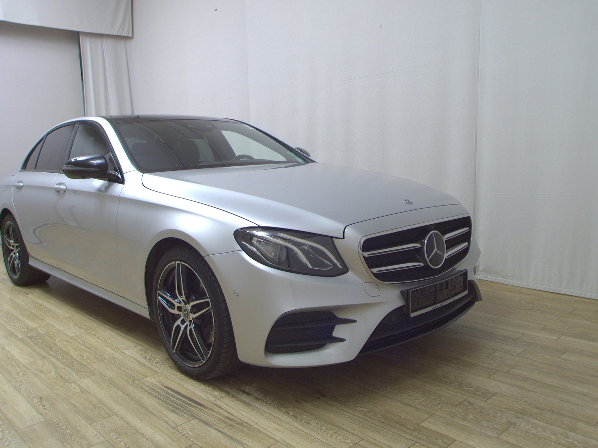 Mercedes-Benz E 220 d AMG-Line Night Widescreen Burm. Pano 3