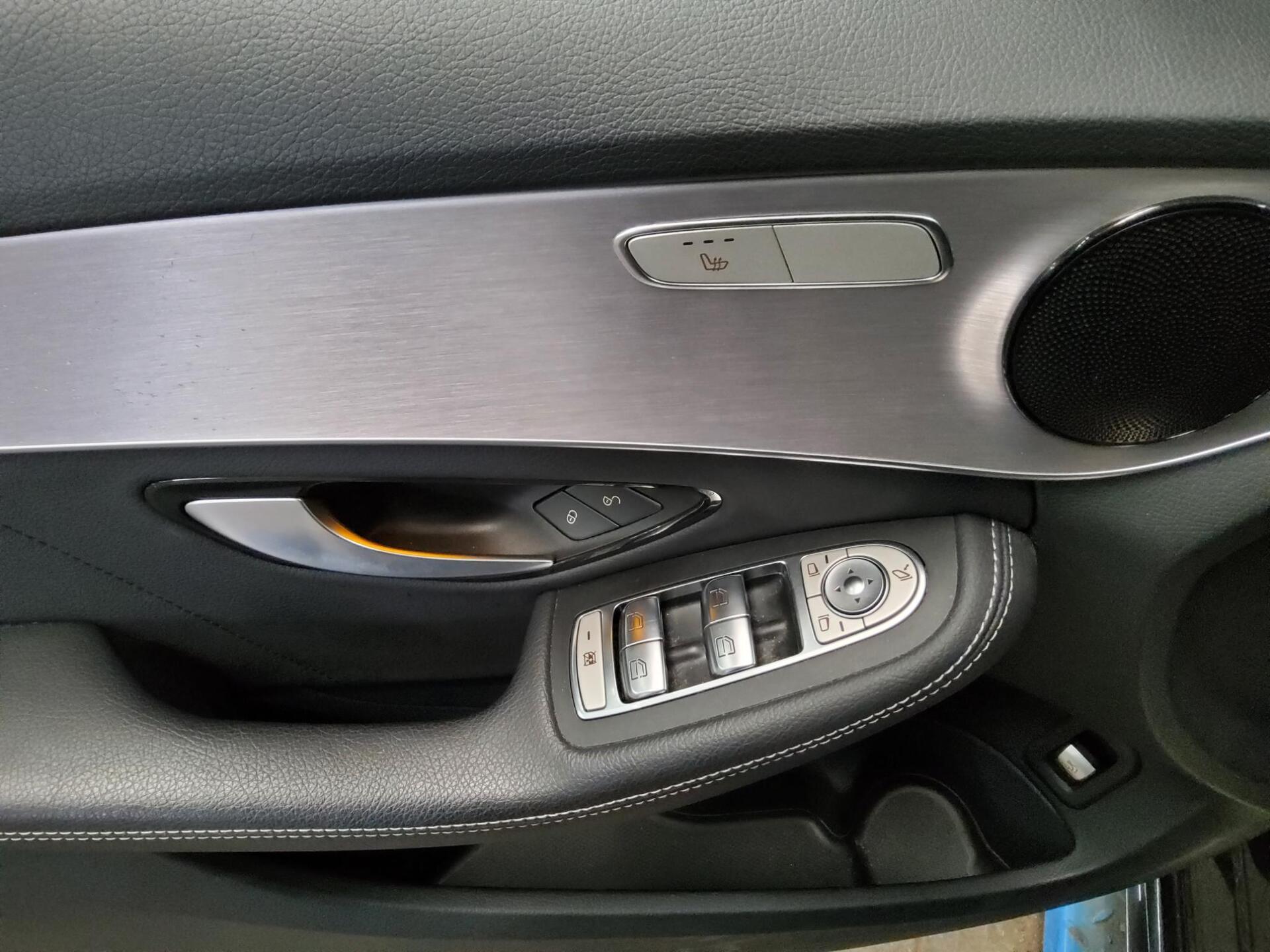 Mercedes-Benz C 300 de AMG-Line Night COMAND LED Distronic+ 9