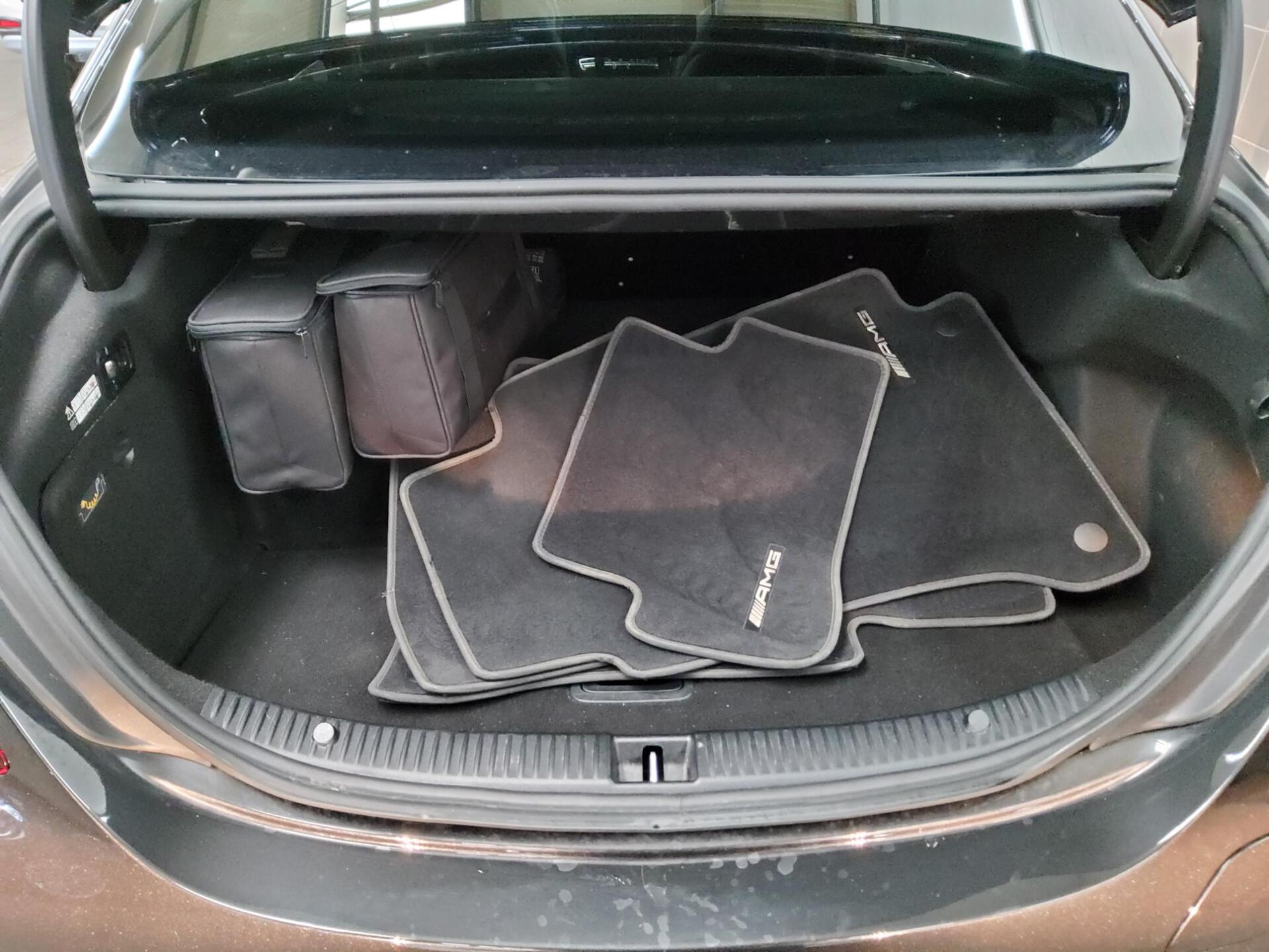 Mercedes-Benz C 300 de AMG-Line Night COMAND LED Distronic+ 12