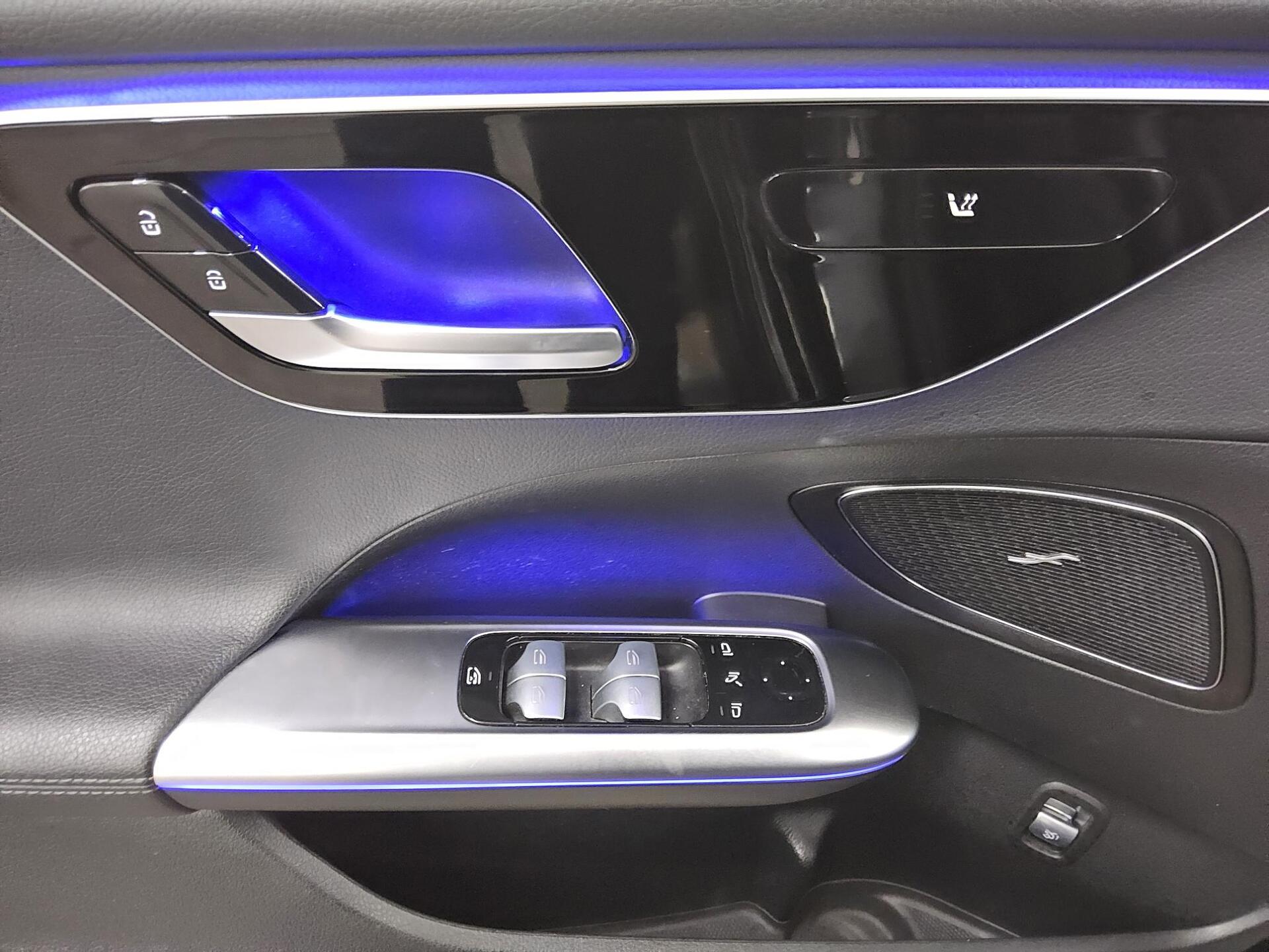 Mercedes-Benz C 200 d Avantgarde Night Pano Navi LED Distr.+ 10