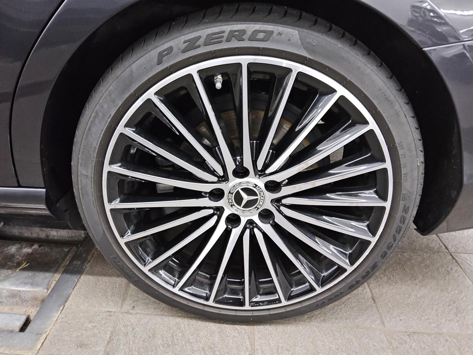 Mercedes-Benz C 200 d Avantgarde Night Pano Navi LED Distr.+ 12