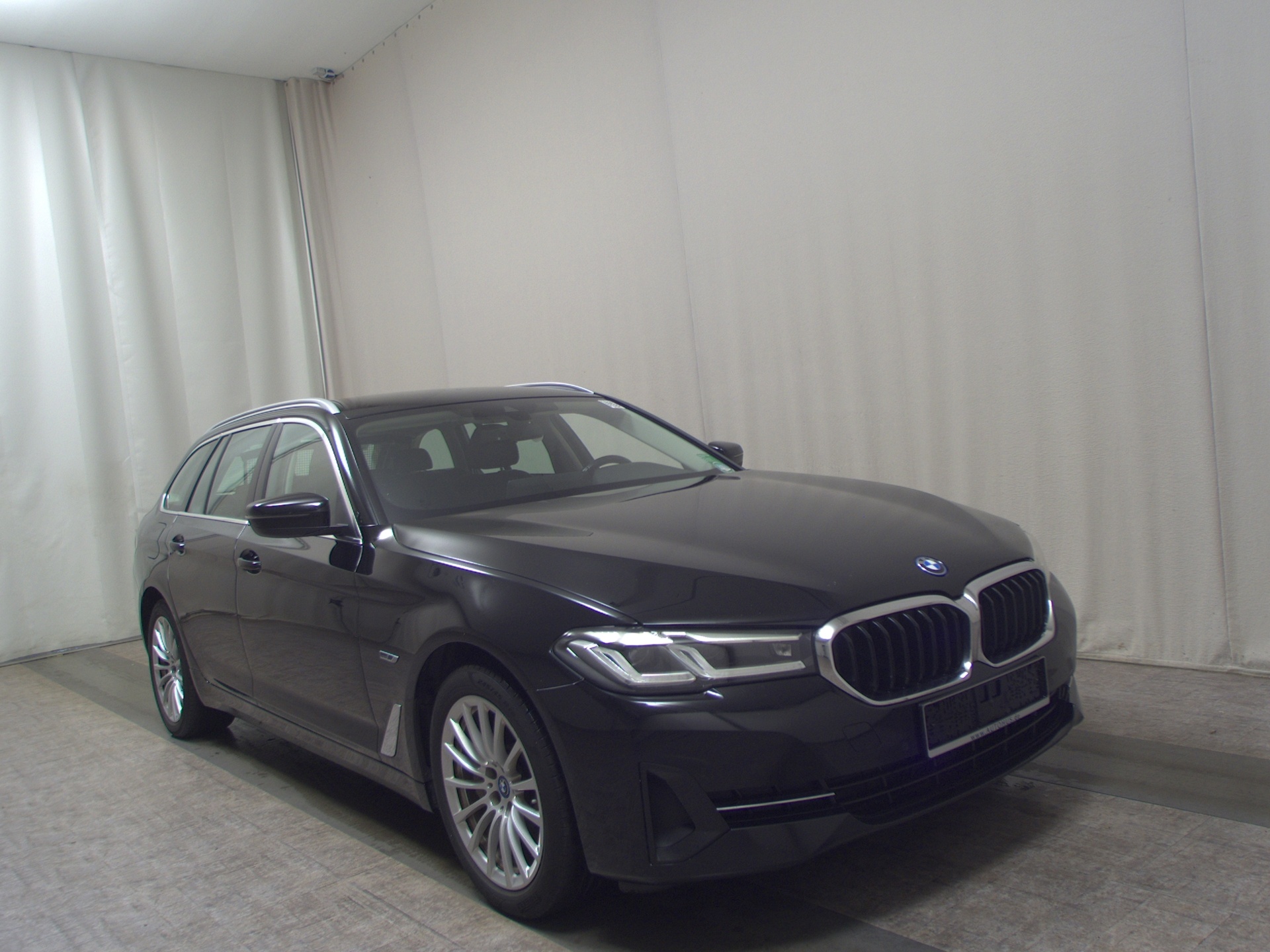 BMW 530e Touring Leder Navi LED+ LC-Pro H-K AHK RFK 3
