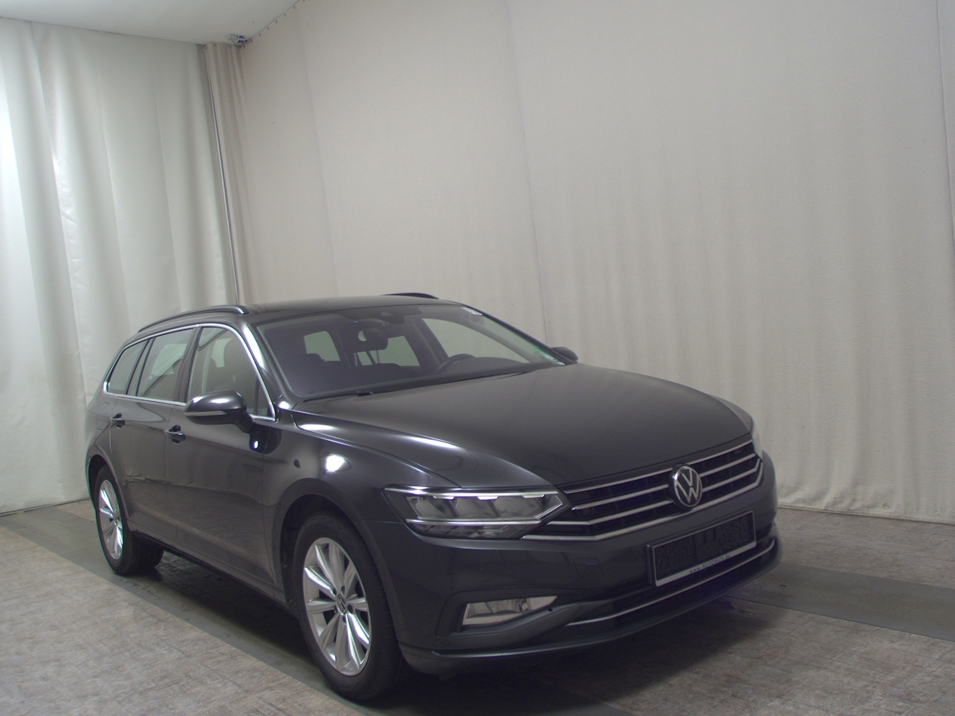 Volkswagen Passat Var. 1.5 TSI Business Nav LED AID RFK AHK 3