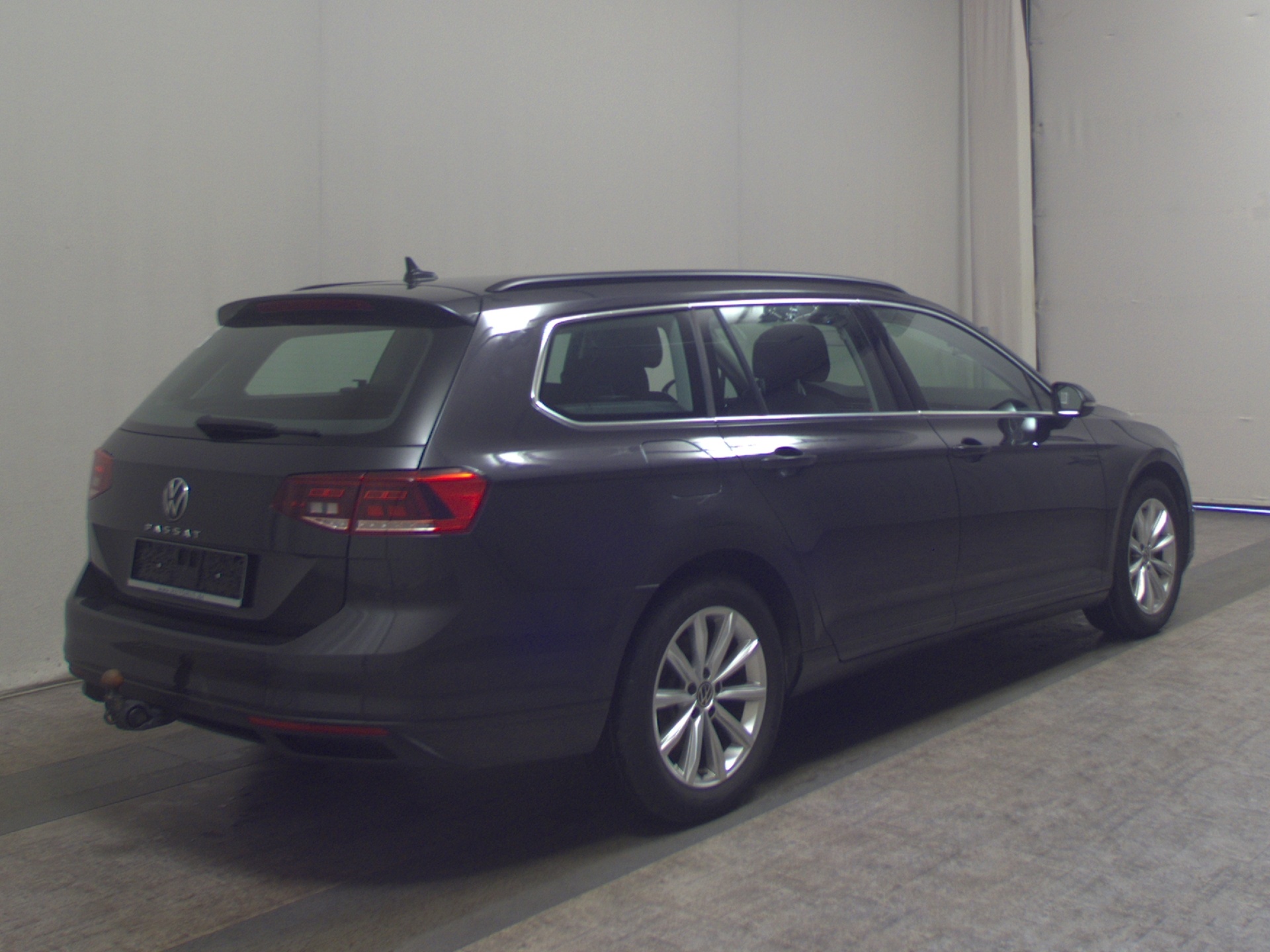 Volkswagen Passat Var. 1.5 TSI Business Nav LED AID RFK AHK 4