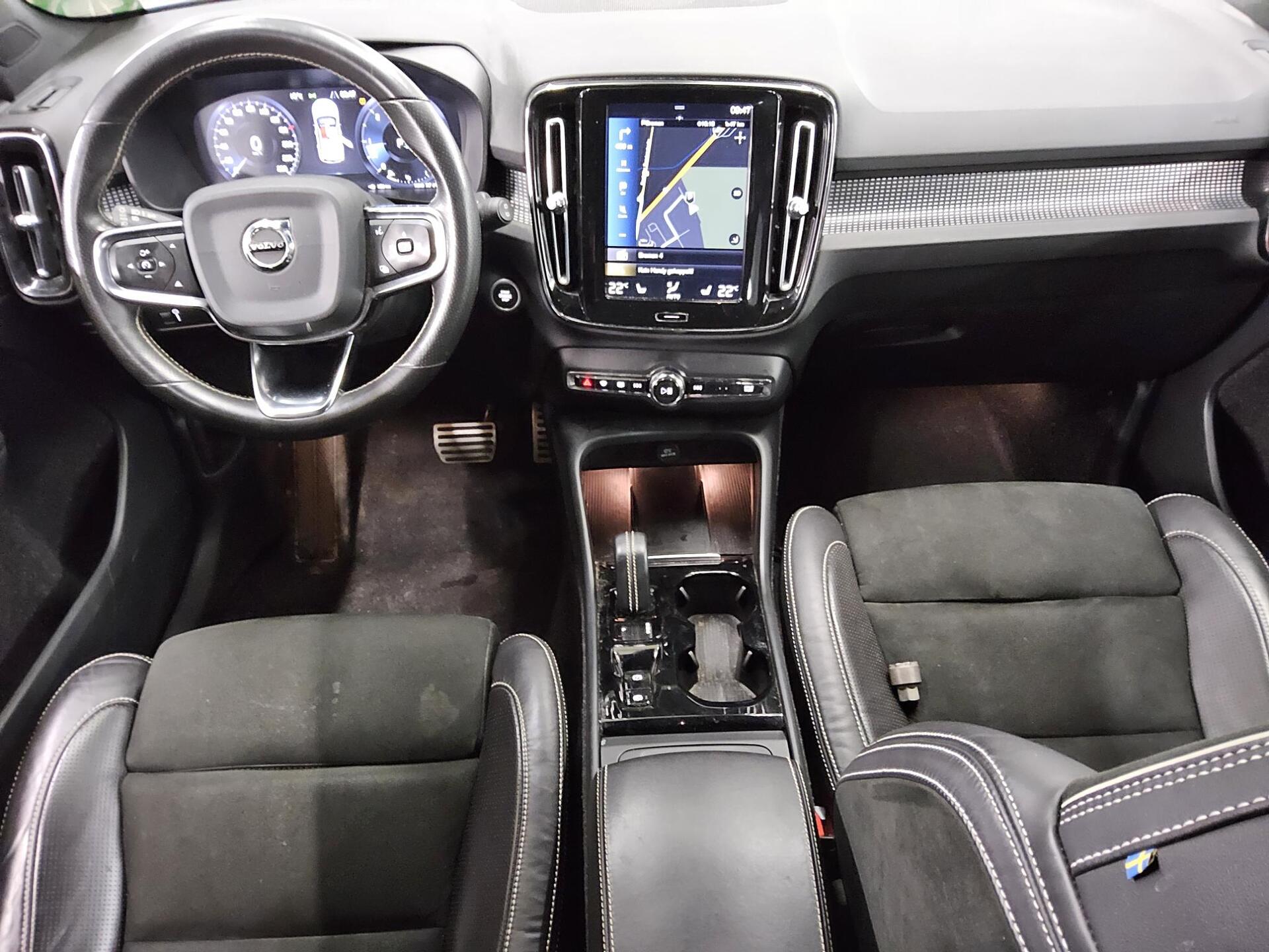 Volvo XC40 D4 AWD R-Design Navi LED RfK StandHzg AHK 5