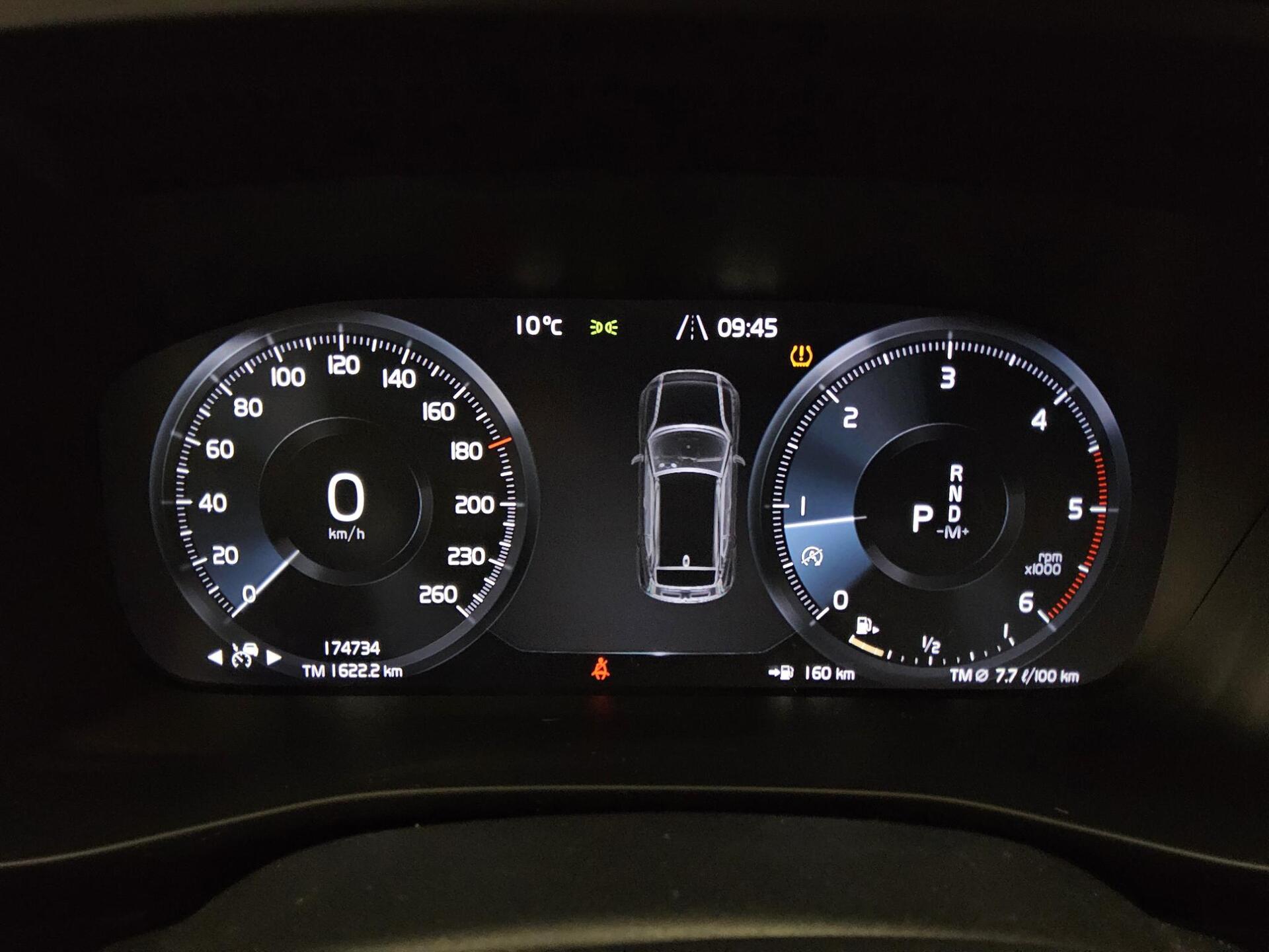 Volvo XC40 D4 AWD R-Design Navi LED RfK StandHzg AHK 8