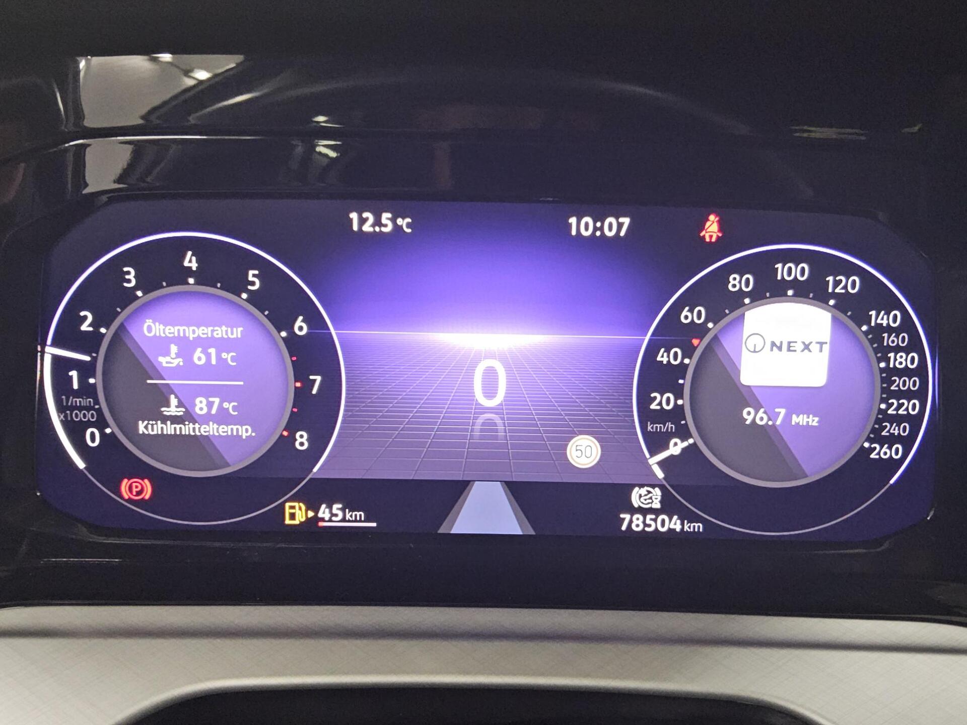 Volkswagen Golf-8 Var. 1.5 TSI Life Navi LED AID PDC SHZ 8