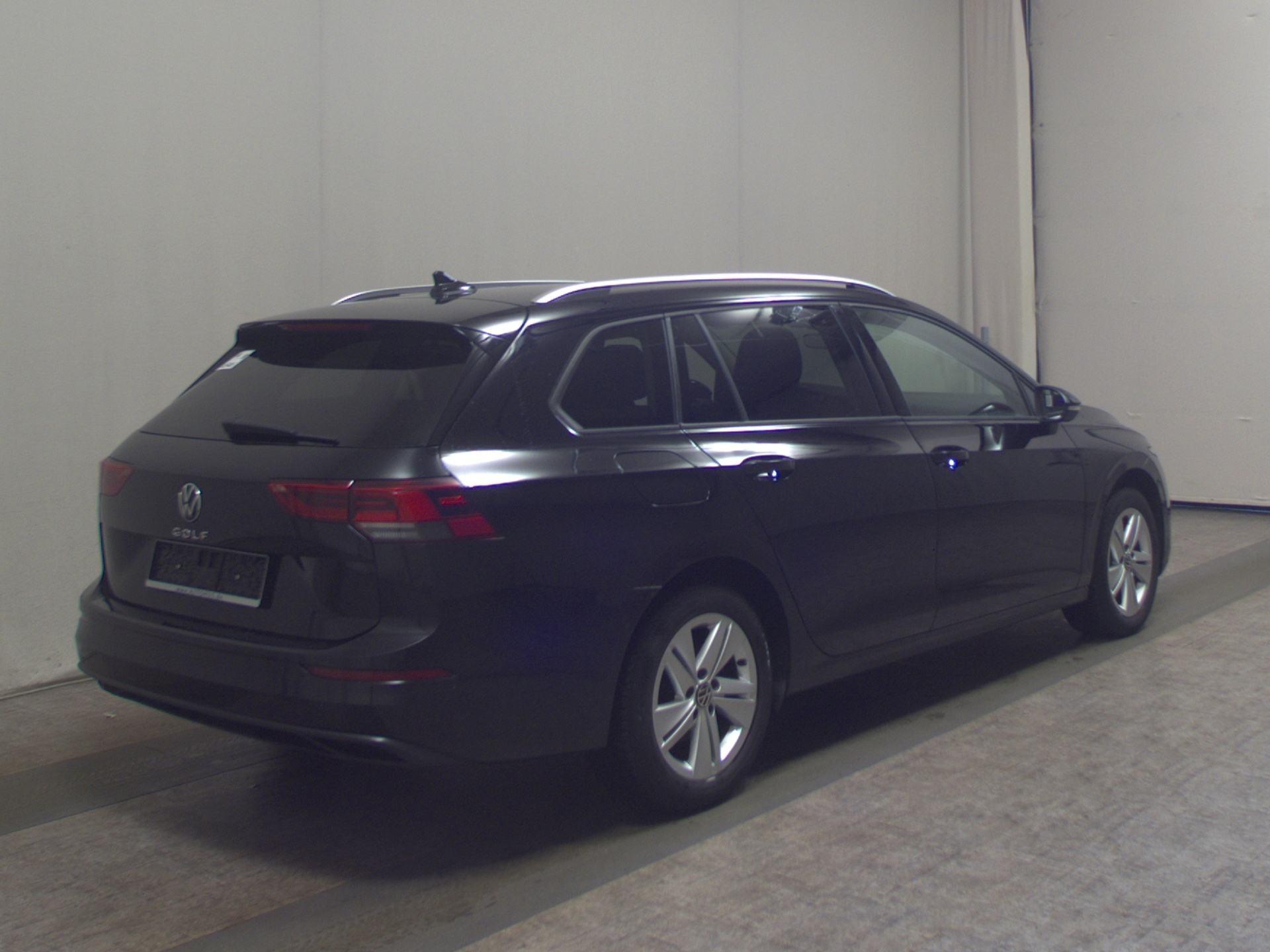 Volkswagen Golf-8 Var. 1.5 TSI Life Navi LED AID PDC SHZ 4