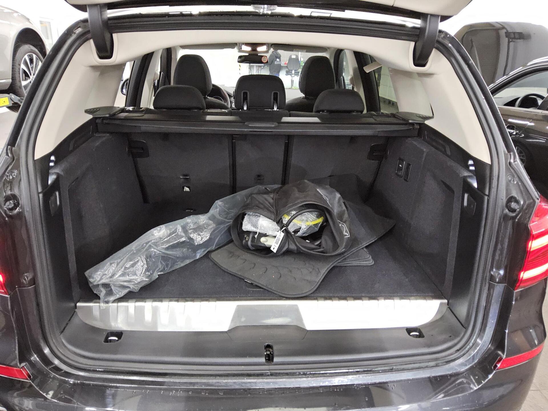 BMW X3 xDrive30e Advantage Navi PDC LED Panorama 12