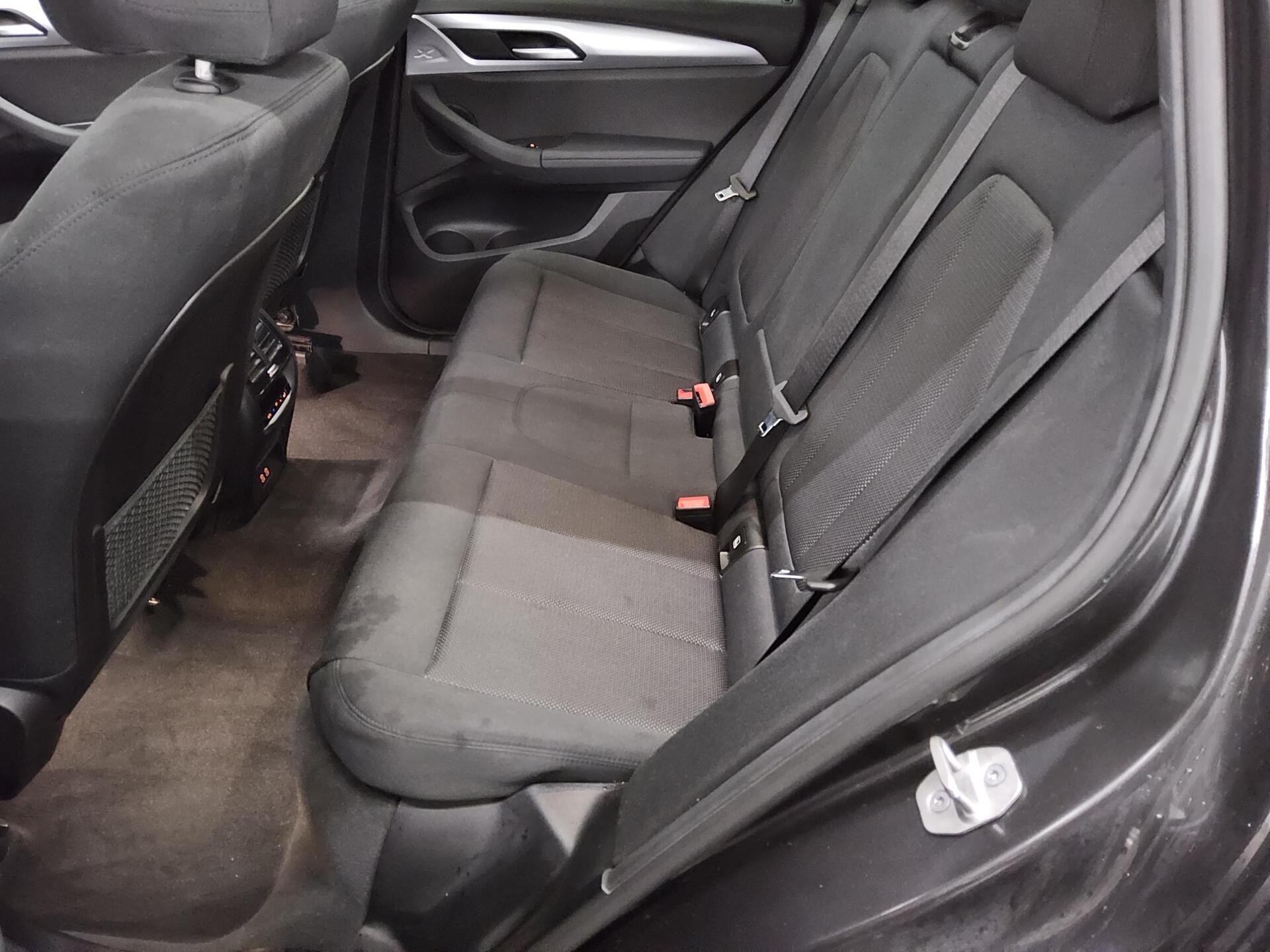 BMW X3 xDrive30e Advantage Navi PDC LED Panorama 13