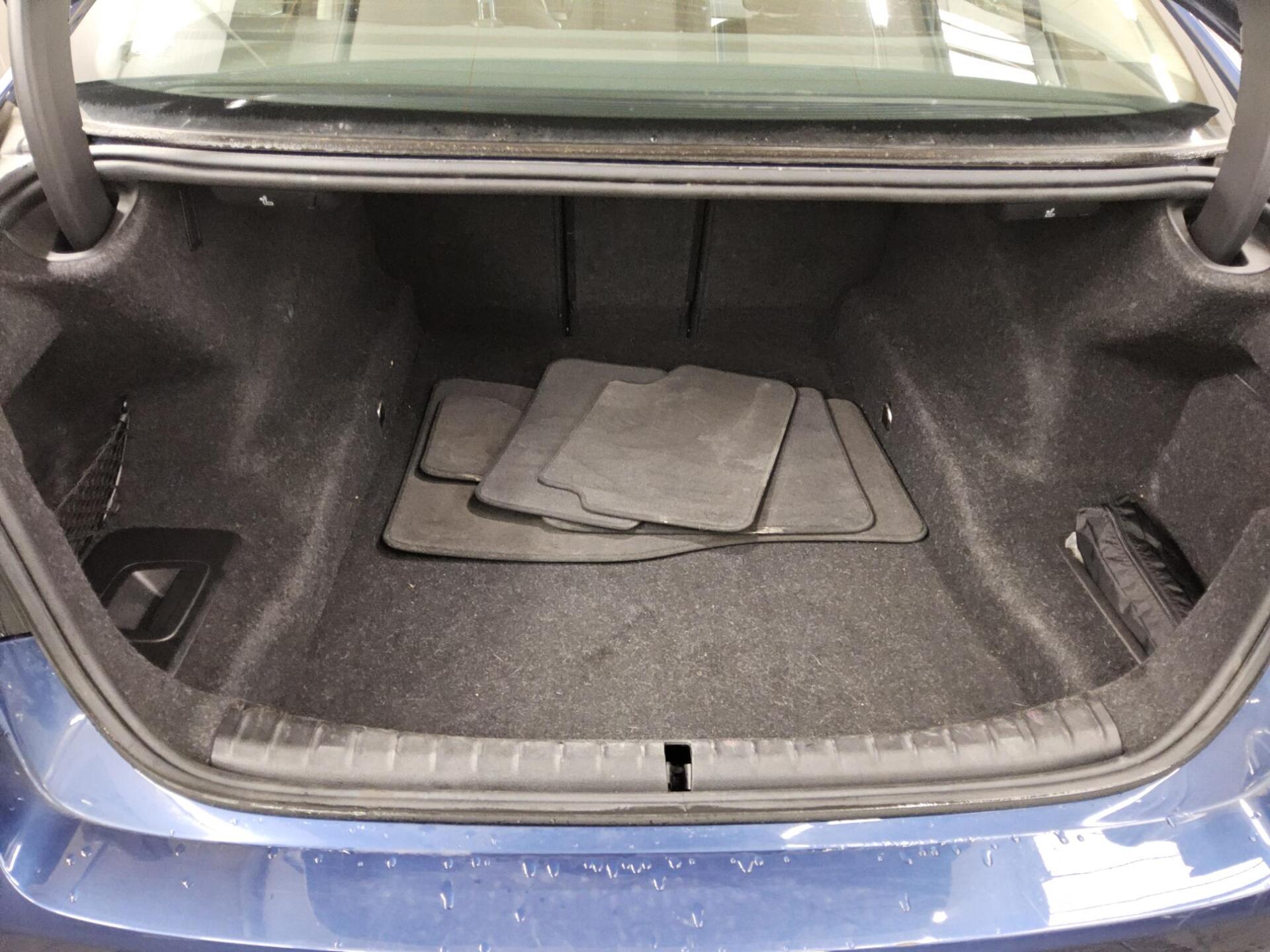 BMW 520dA Leder Navi LED LC prof. Ambiente RFK ACC 12