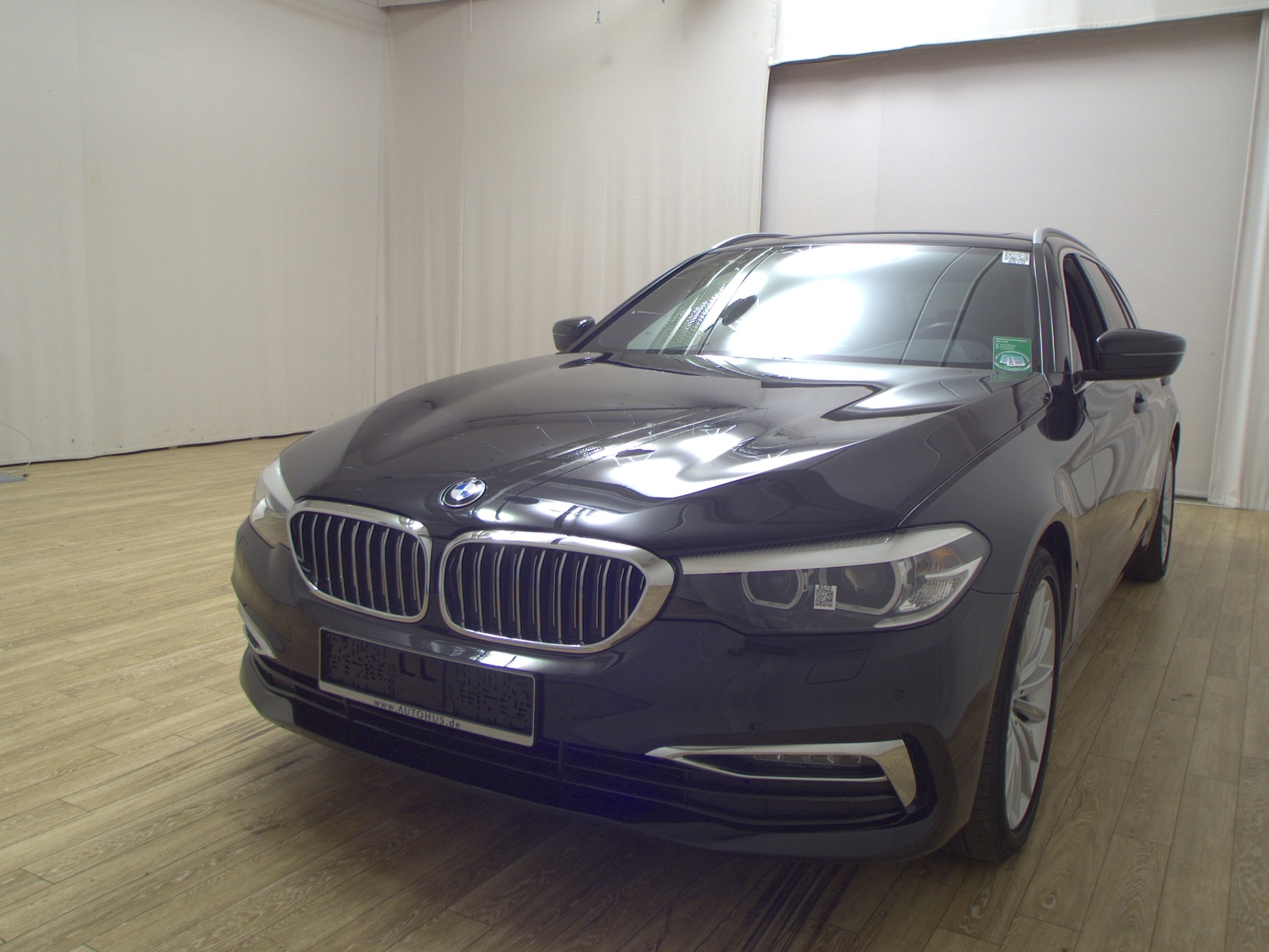 BMW 530dA Touring Luxury-Line Navi LED Pano H-K RFK 2