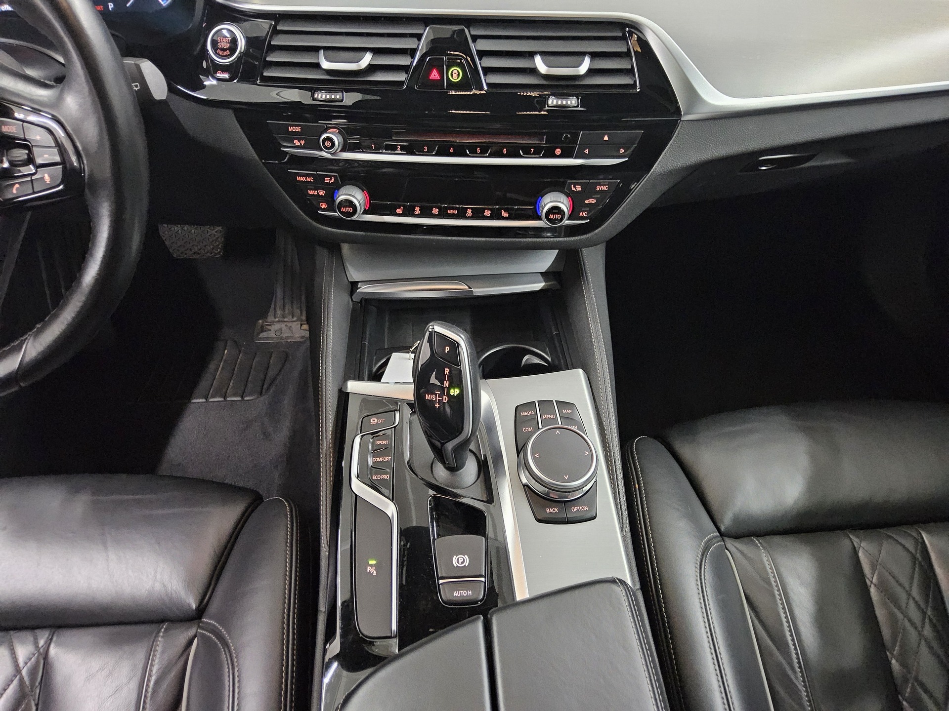 BMW 530dA Touring Luxury-Line Navi LED Pano H-K RFK 6
