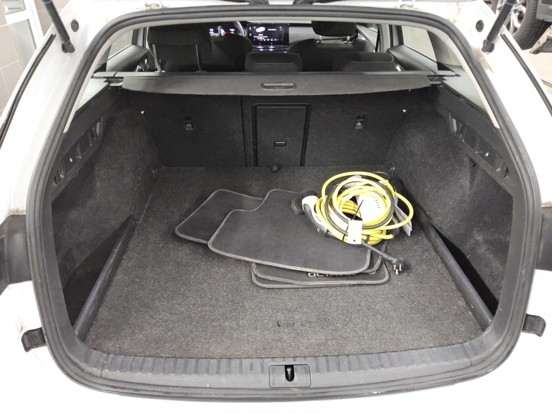 Skoda Octavia Kombi 1.4 TSI Style Navi LED RFK ACC vc 12