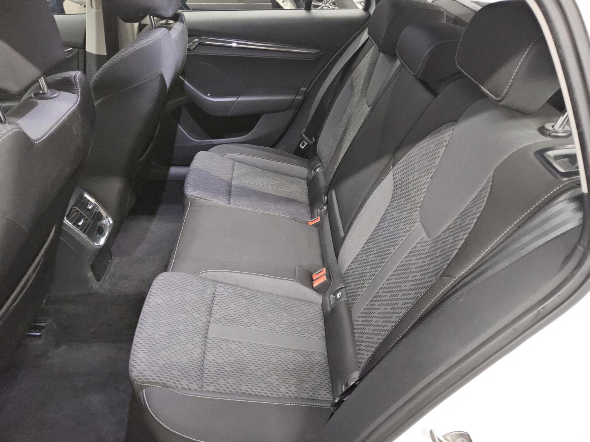 Skoda Octavia Kombi 1.4 TSI Style Navi LED RFK ACC vc 13