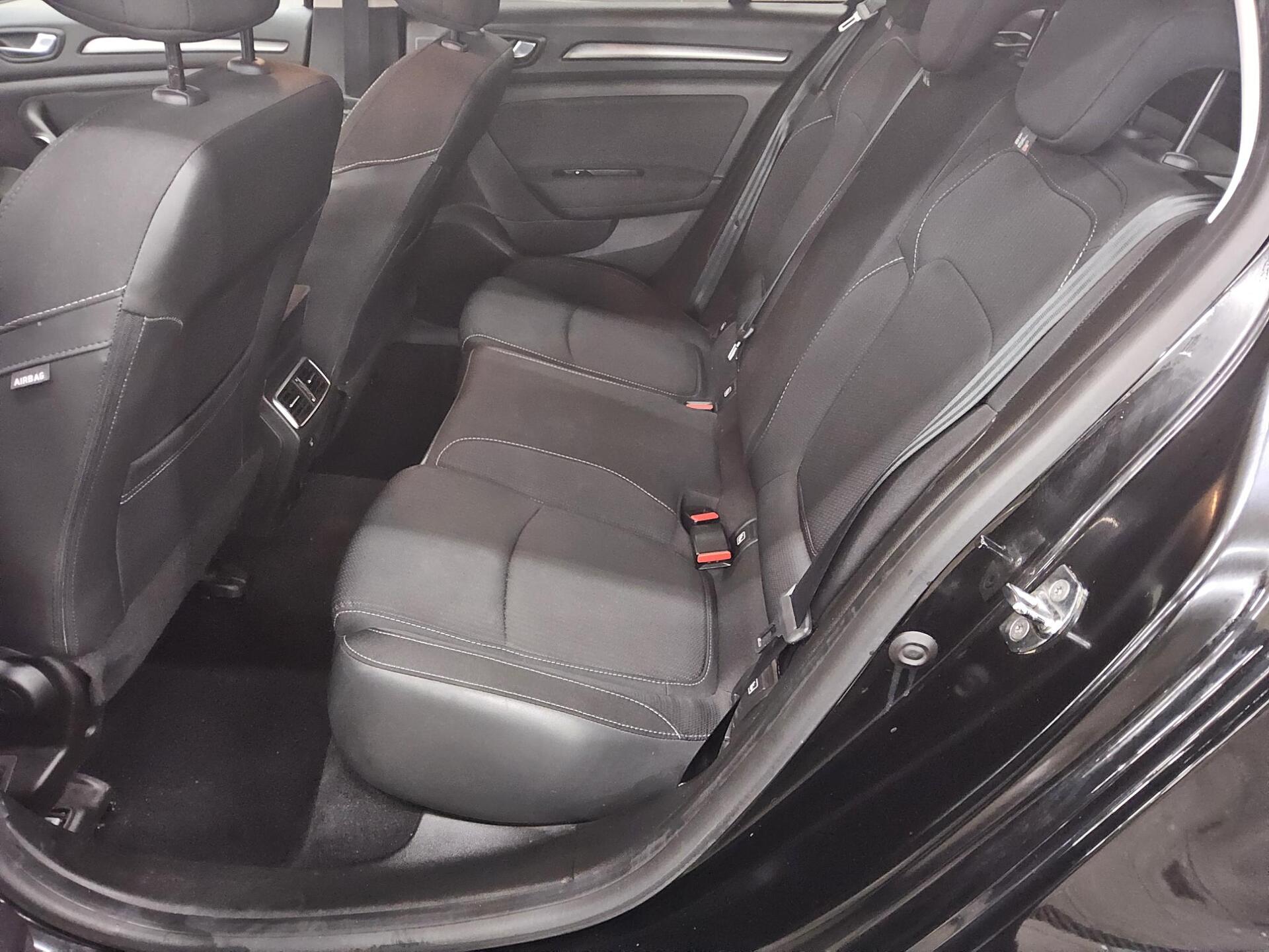 Renault Megane Grandtour 1.5 AHK LED PDC Shz Tempomat 13