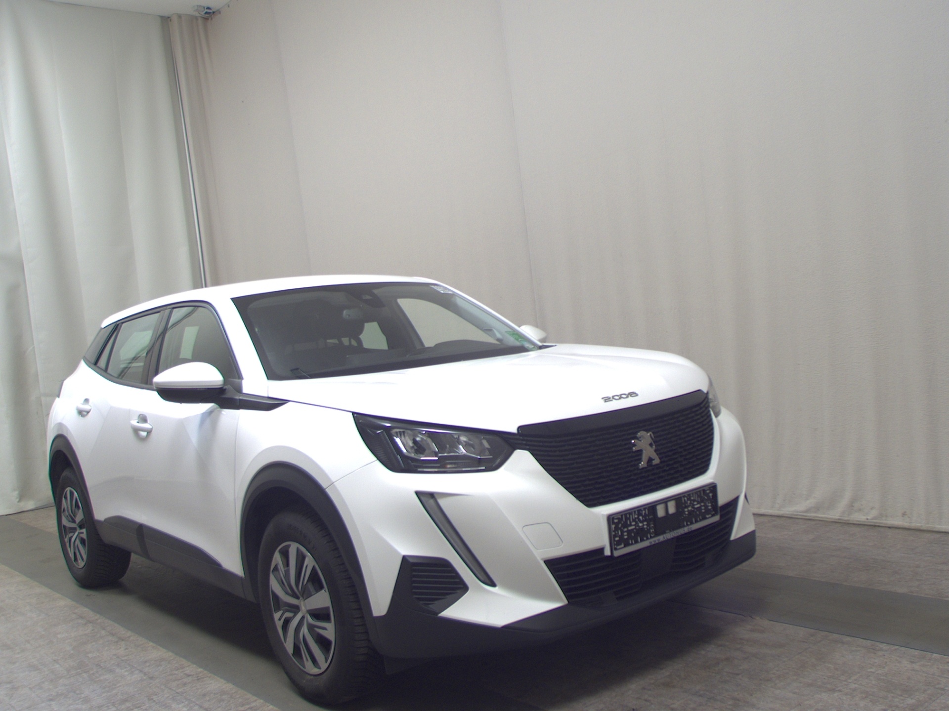 Peugeot 2008 1.5 BlueHDI Active Navi LED AHK Shz PDC DAB 3